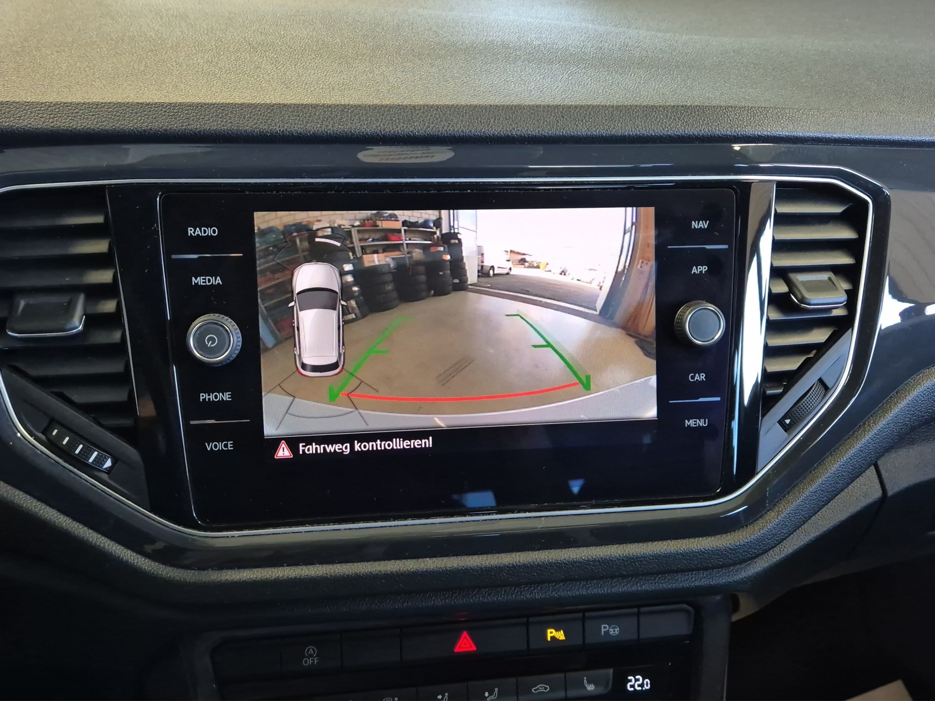 VW T-Roc 2.0 TSI Sport DSG 4Motion-image-24