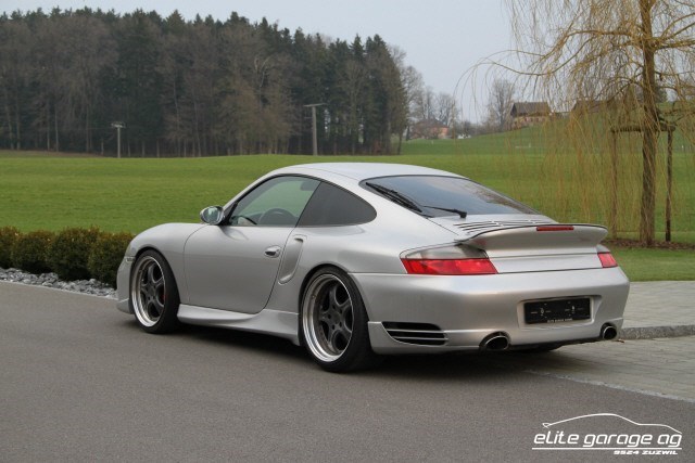 PORSCHE 911 Turbo-image-1