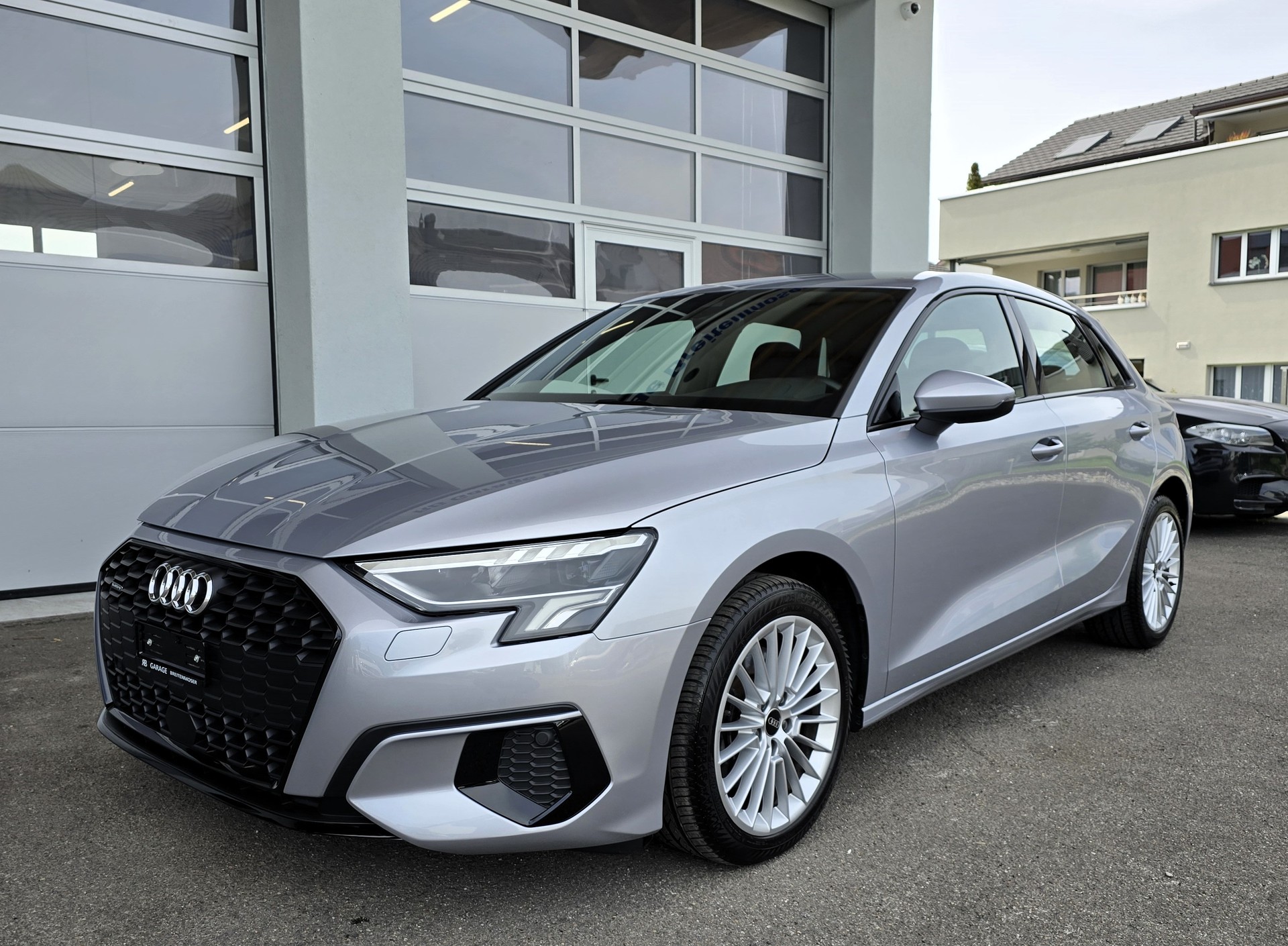 AUDI A3 Sportback 40 TFSI advanced quattro-showroom-element-1