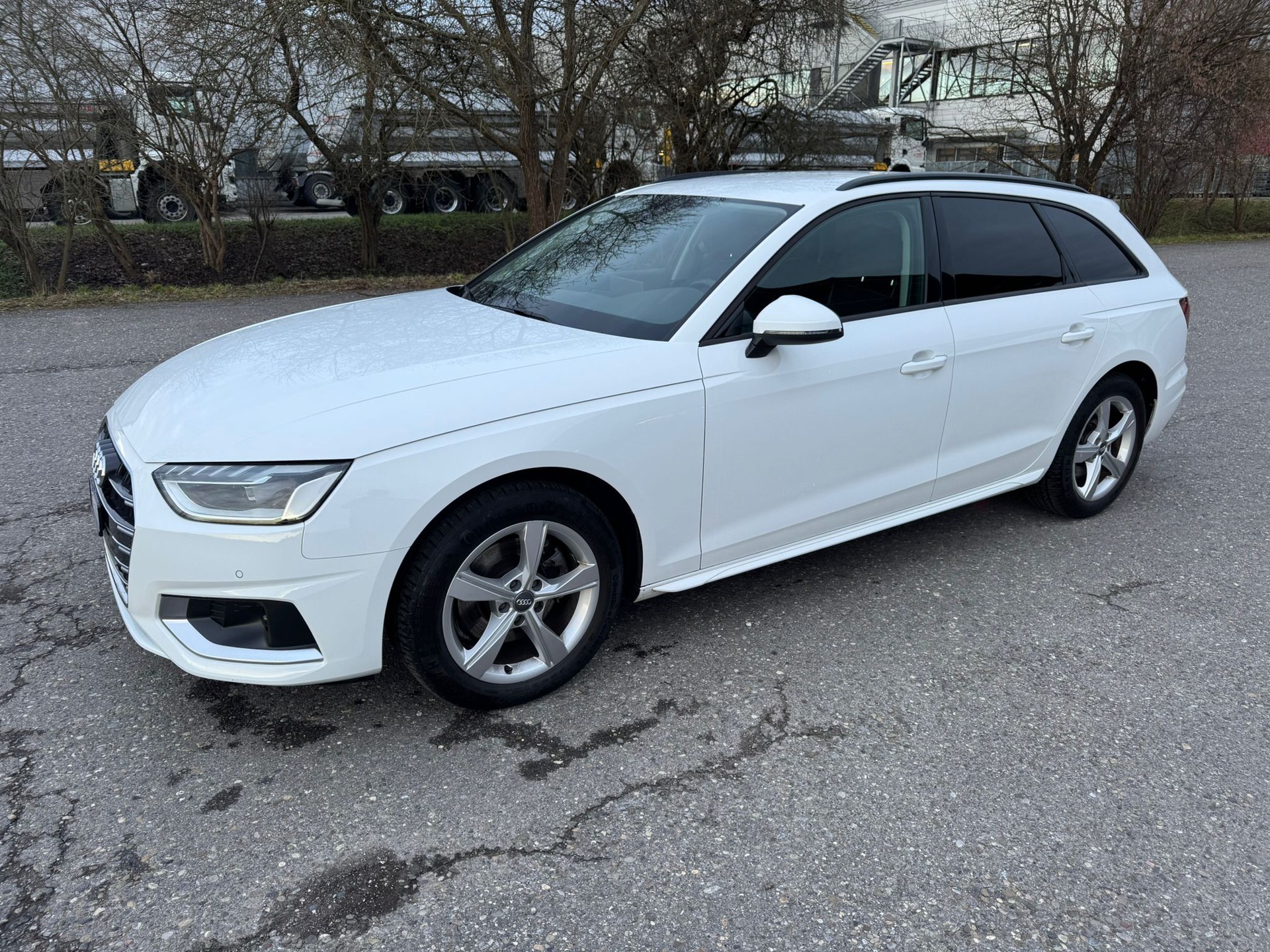 AUDI A4 Avant 35 TDI advanced S-tronic-image-1