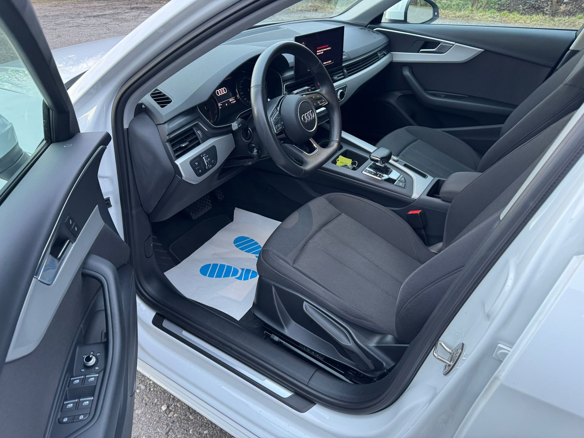 AUDI A4 Avant 35 TDI advanced S-tronic-image-8