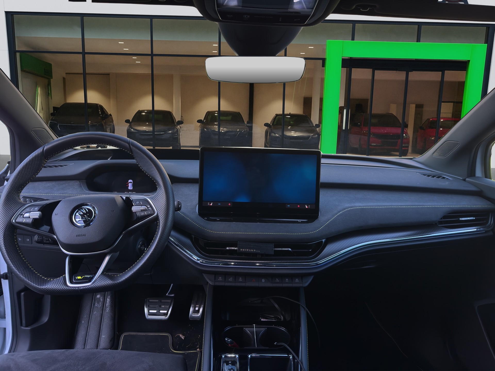 SKODA Enyaq RS 4x4-image-13
