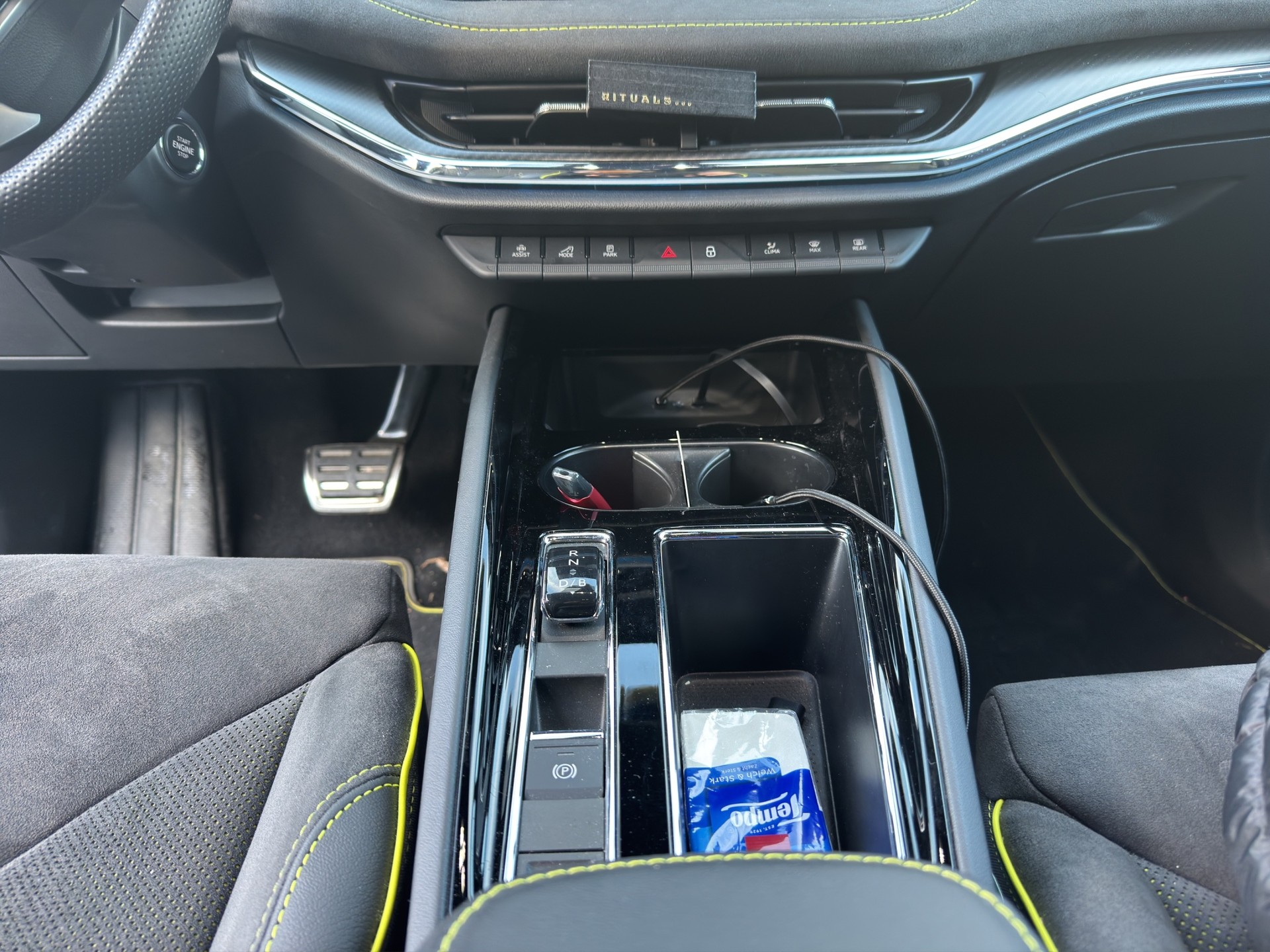 SKODA Enyaq RS 4x4-image-14