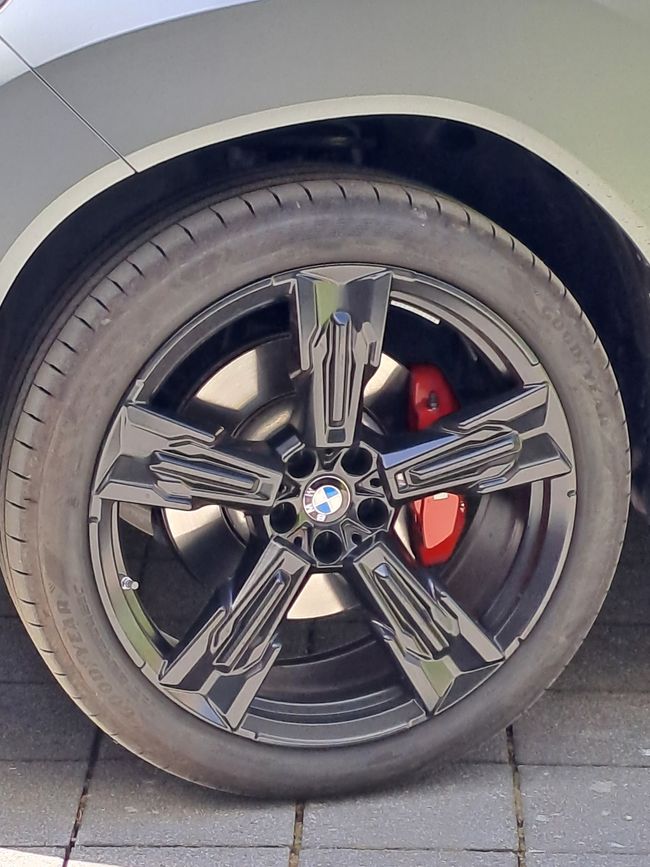 BMW X3 xDrive 20i M Sport Pro Individual-image-18
