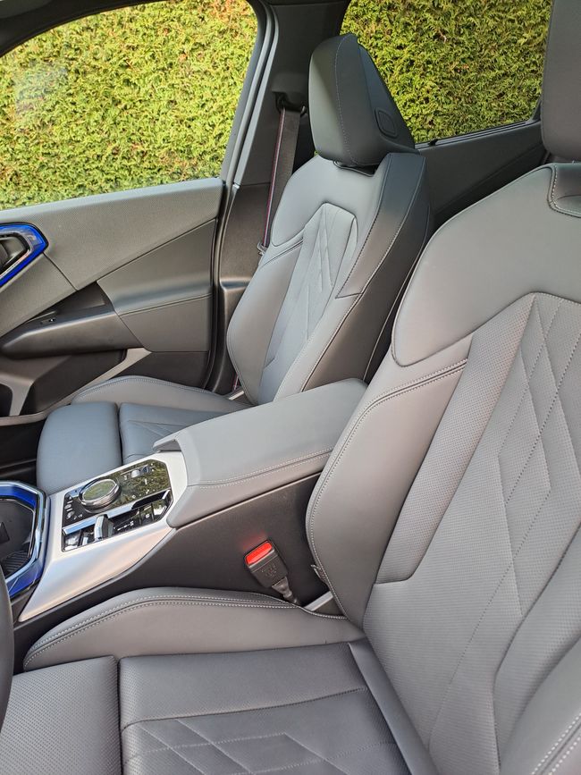 BMW X3 xDrive 20i M Sport Pro Individual-image-13