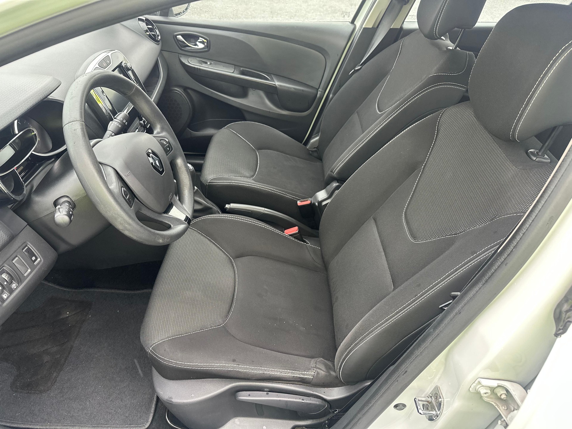 RENAULT Clio Grandtour 0.9 12V Expression-image-22