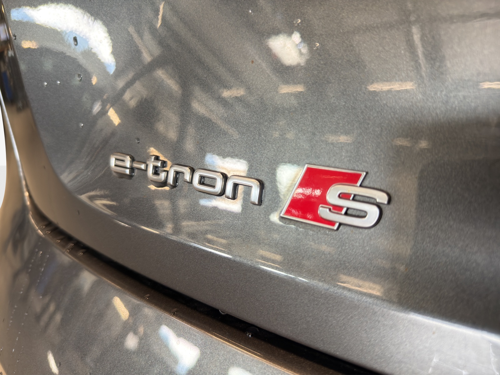 AUDI e-tron S Sportback quattro-image-13