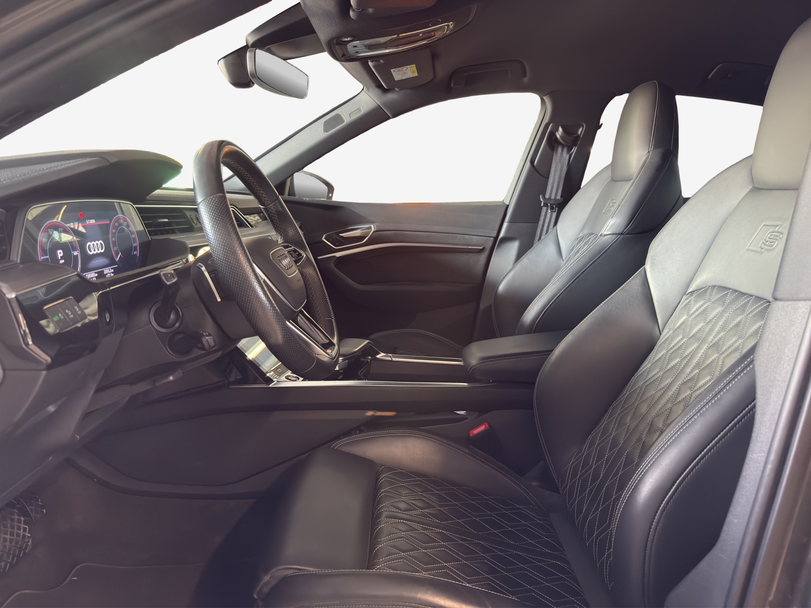 AUDI e-tron S Sportback quattro-image-7