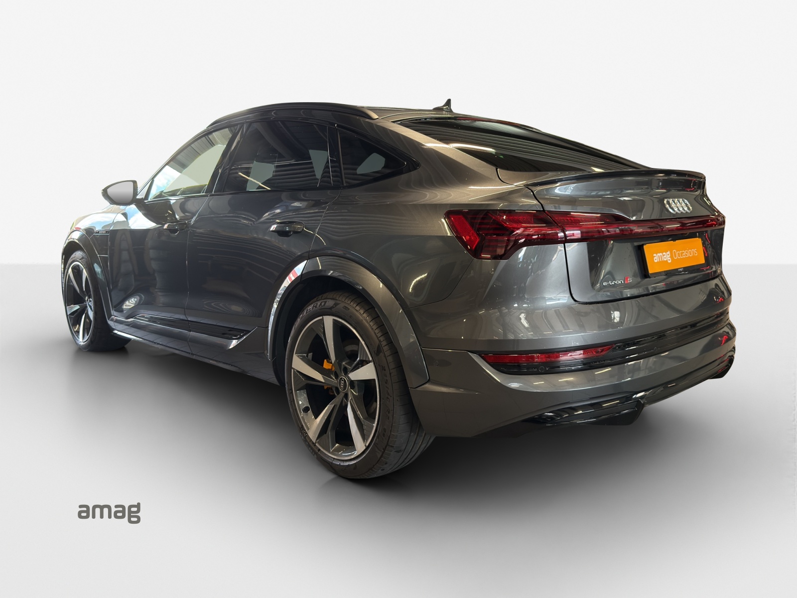 AUDI e-tron S Sportback quattro-image-2