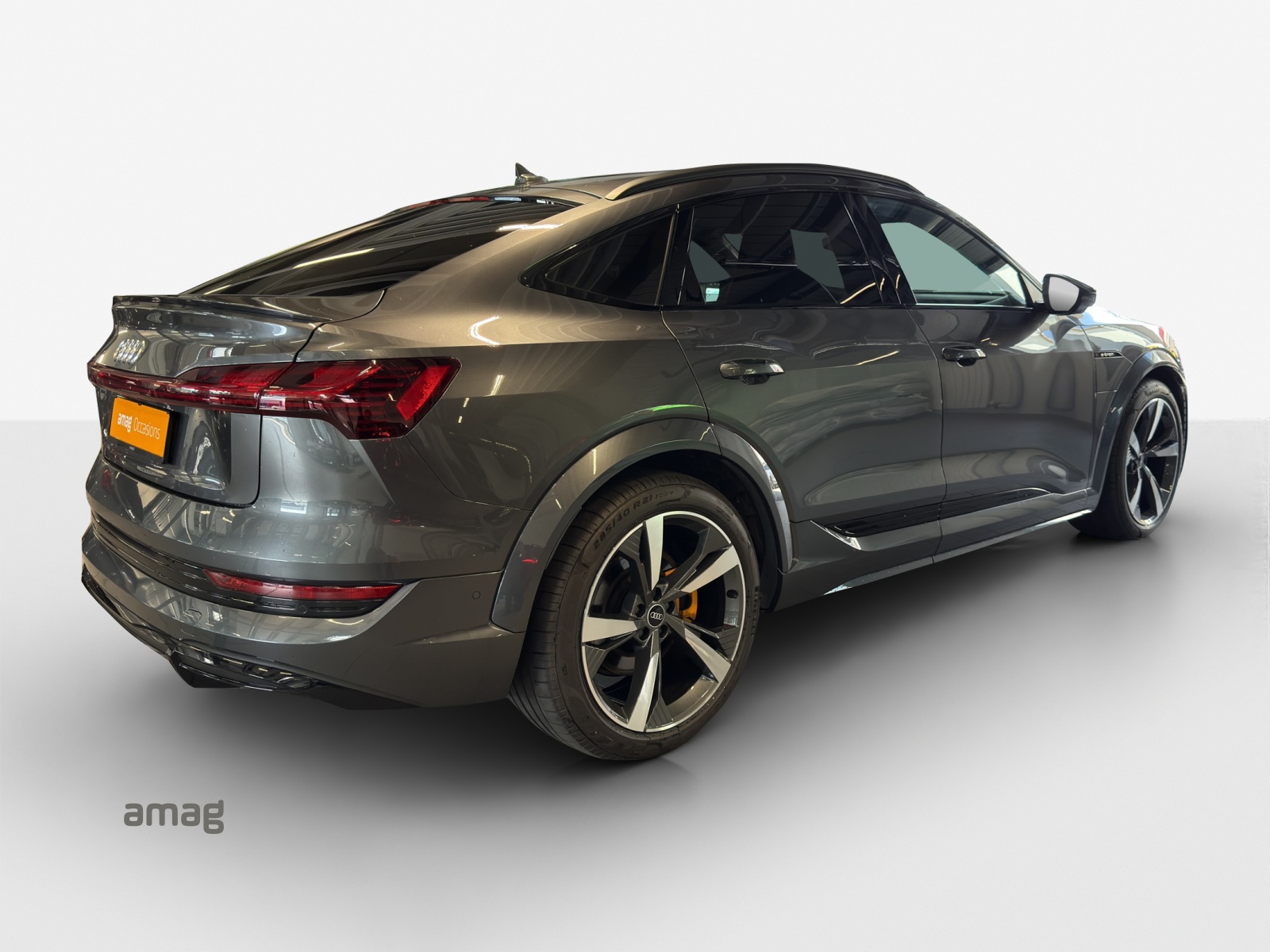 AUDI e-tron S Sportback quattro-image-5