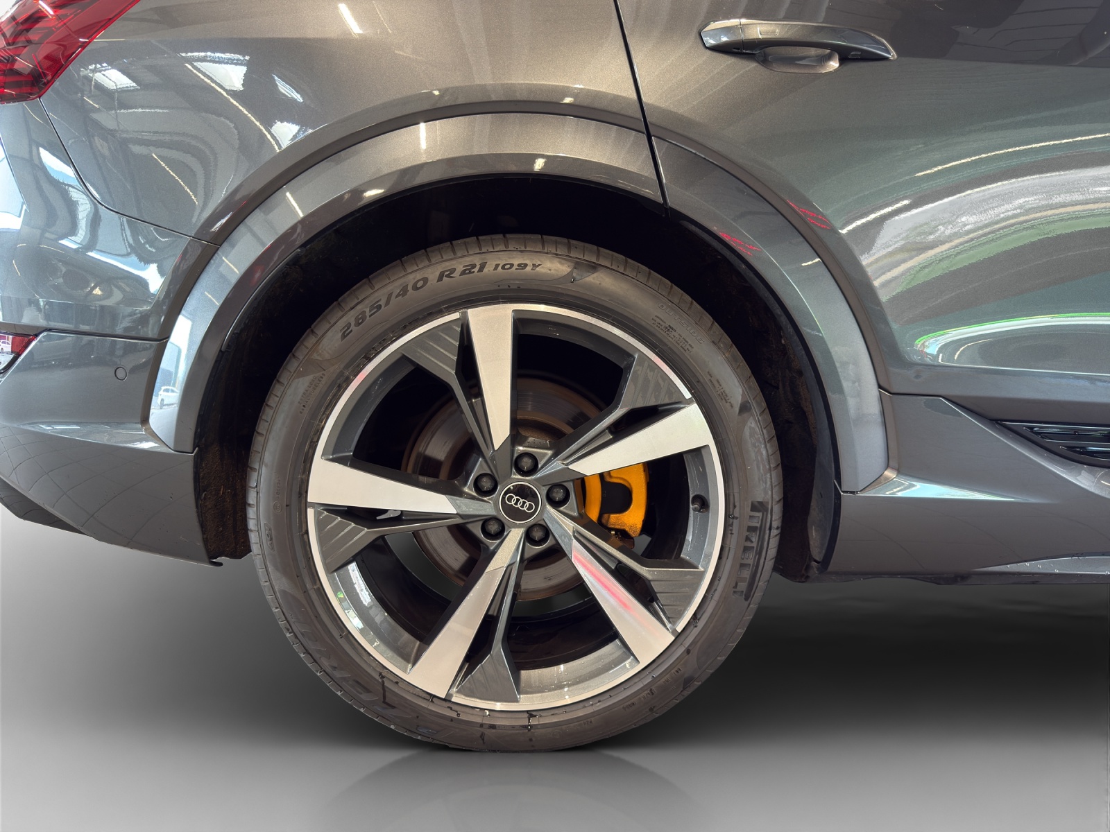 AUDI e-tron S Sportback quattro-image-14
