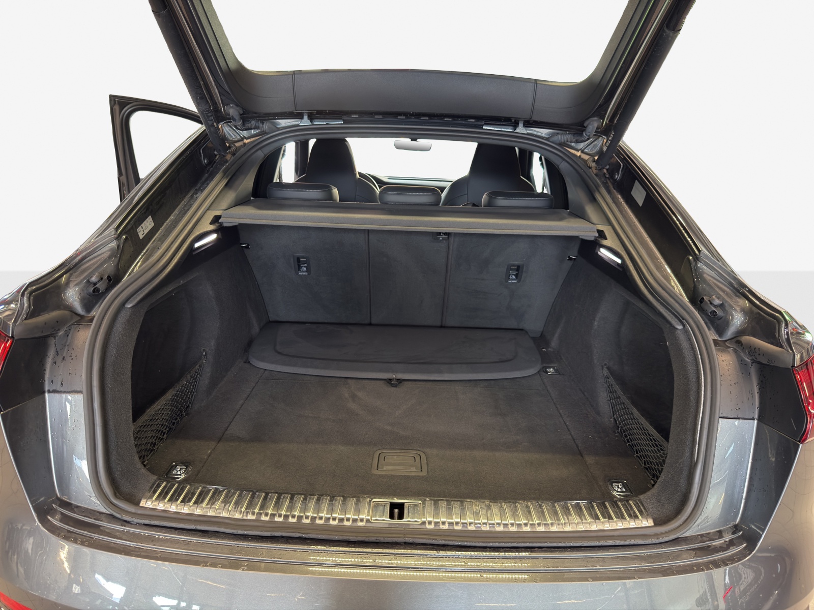 AUDI e-tron S Sportback quattro-image-12