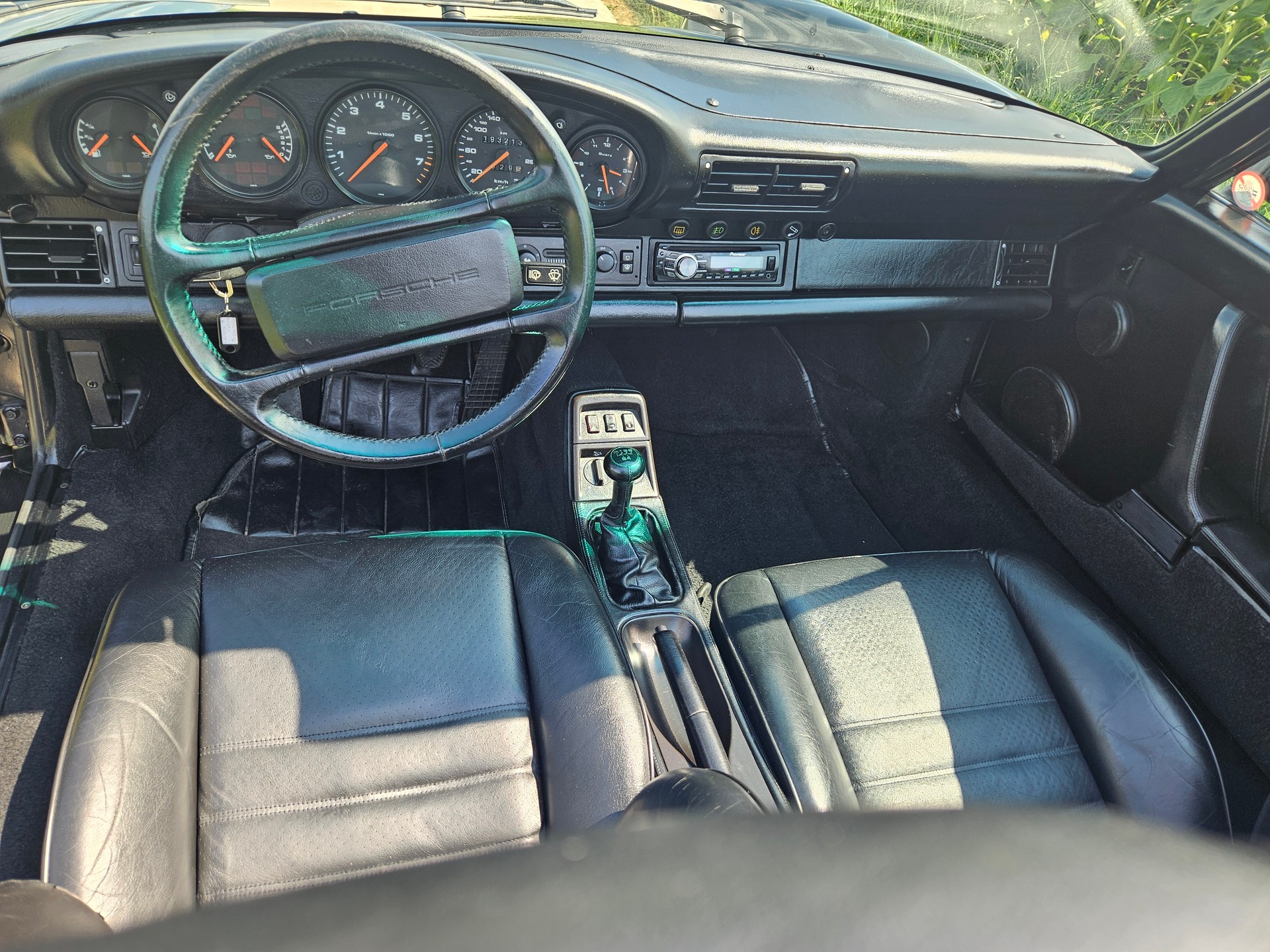 PORSCHE 911 Carrera 4 Cabrio-image-7