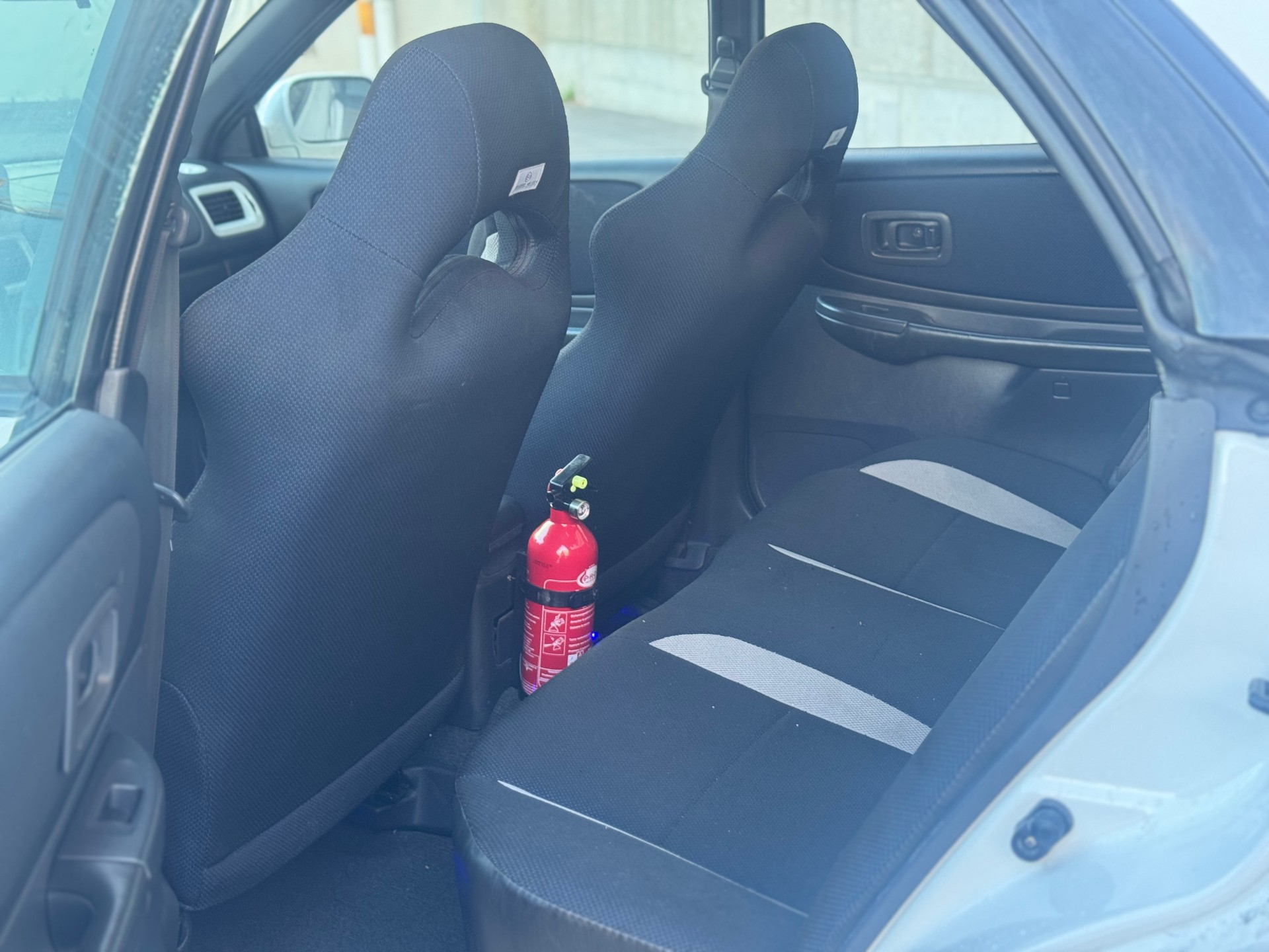 SUBARU Impreza 2.0 Turbo-image-17