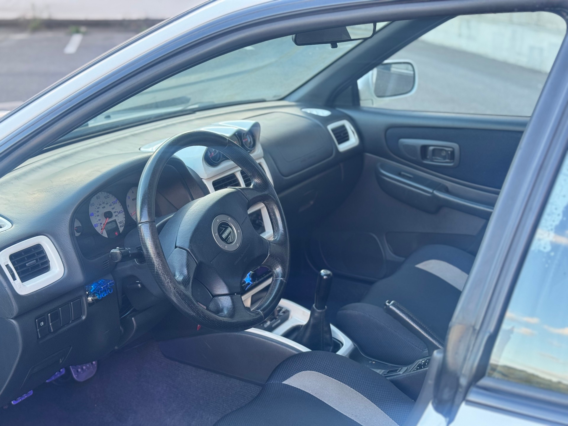 SUBARU Impreza 2.0 Turbo-image-10