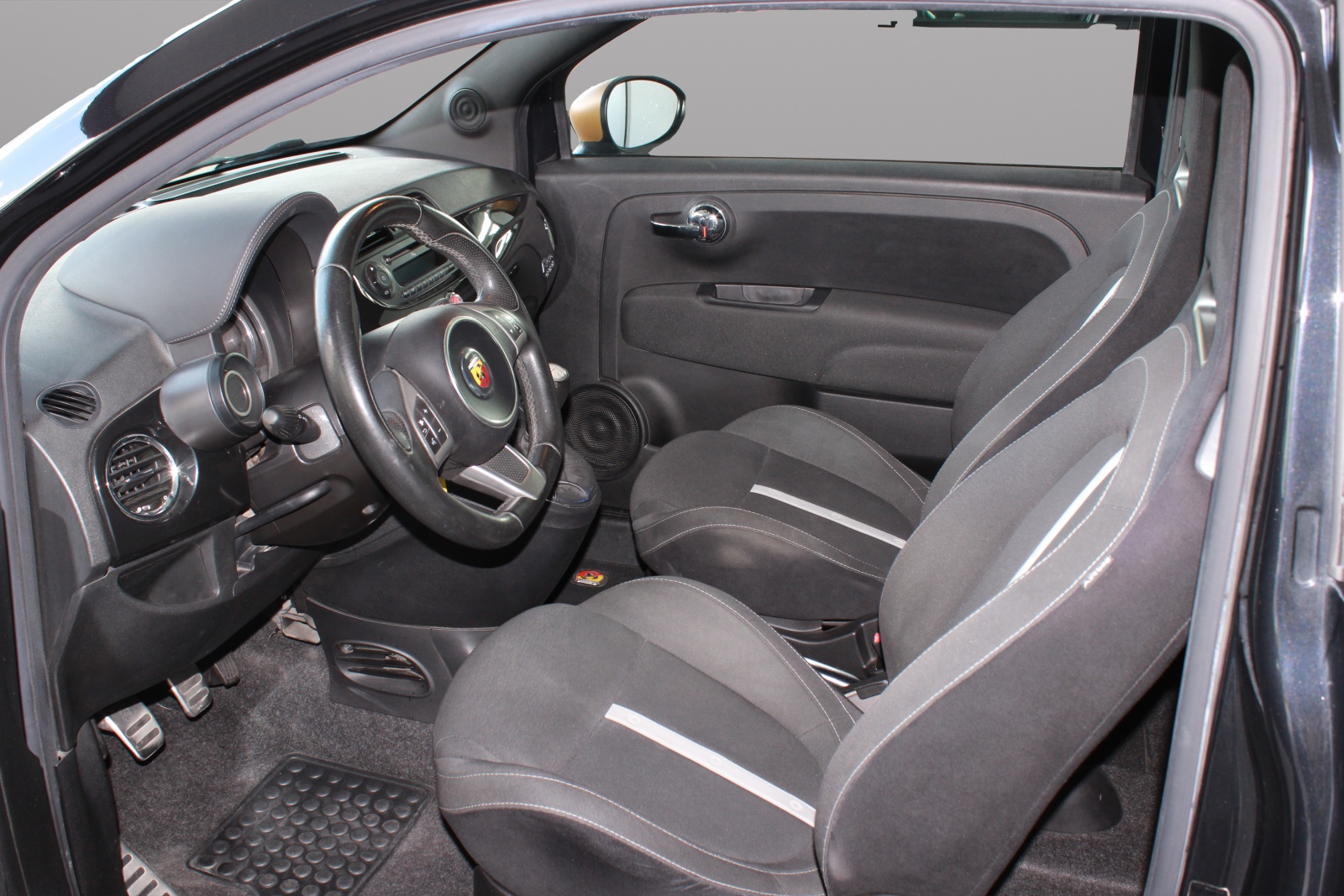 FIAT 500 1.4 16V Turbo Abarth-image-6