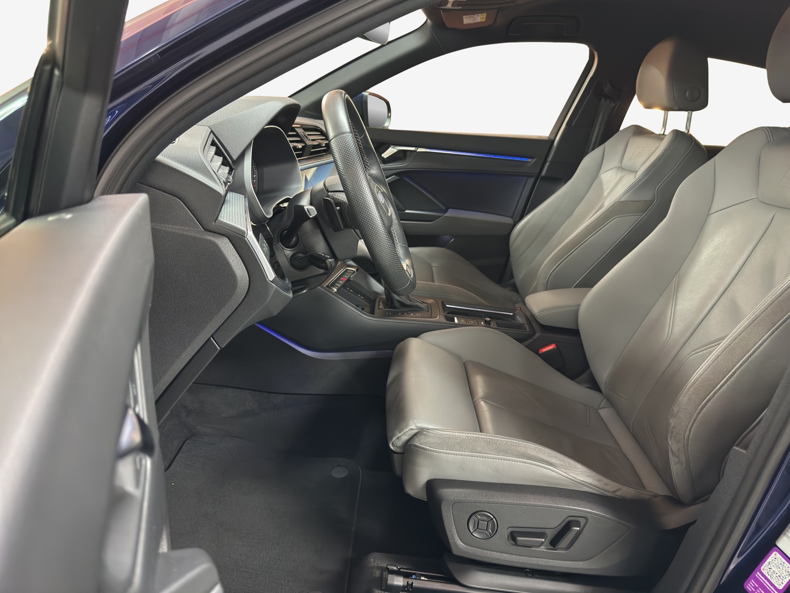 AUDI Q3 Sportback 45 TFSI e S line Attraction S-tronic-image-8