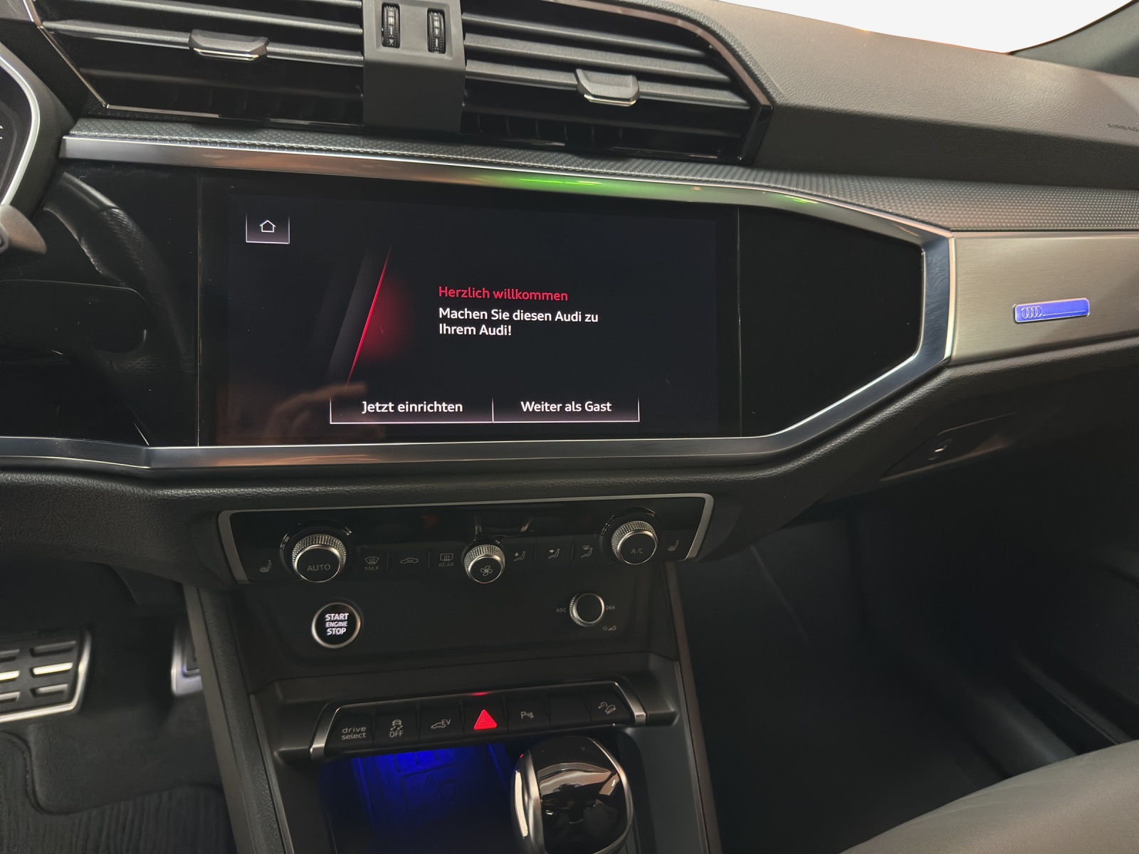 AUDI Q3 Sportback 45 TFSI e S line Attraction S-tronic-image-11