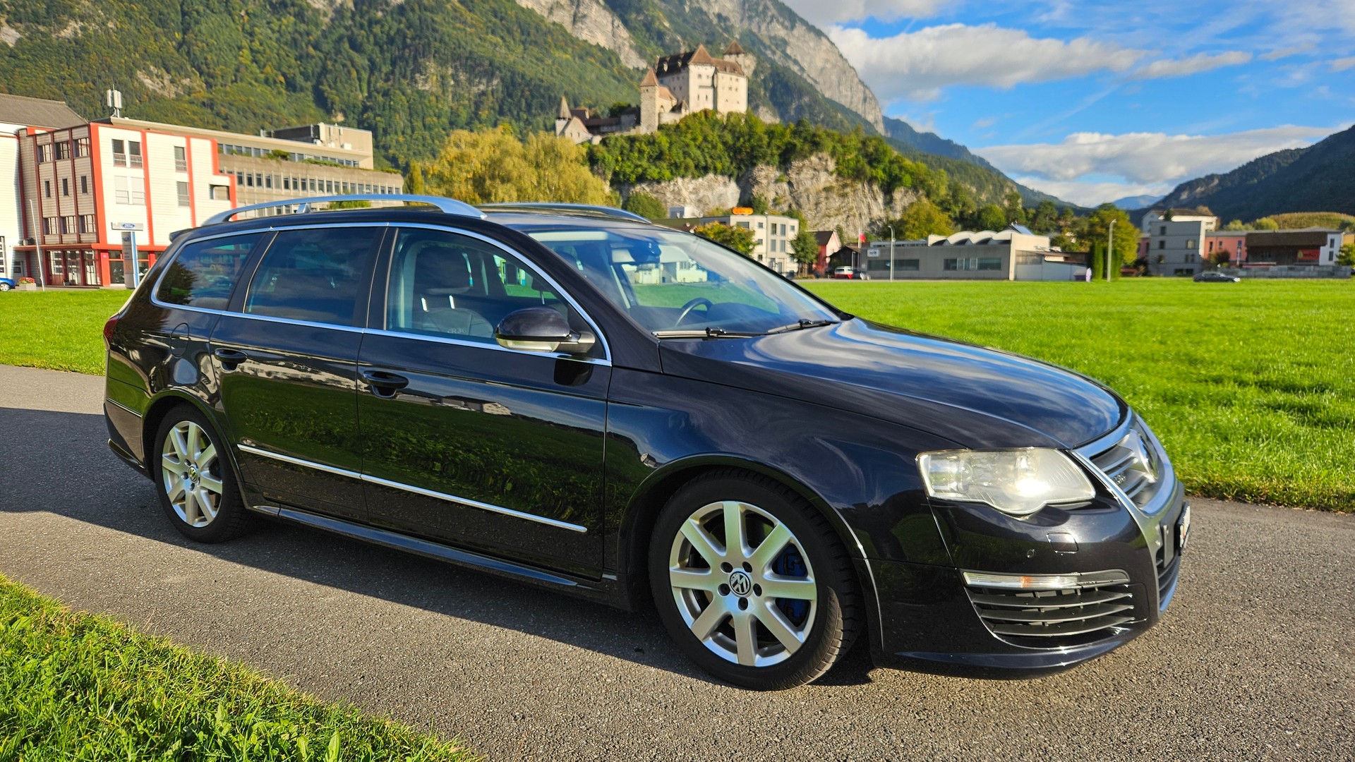 VW Passat Variant R36 4Motion-image-2