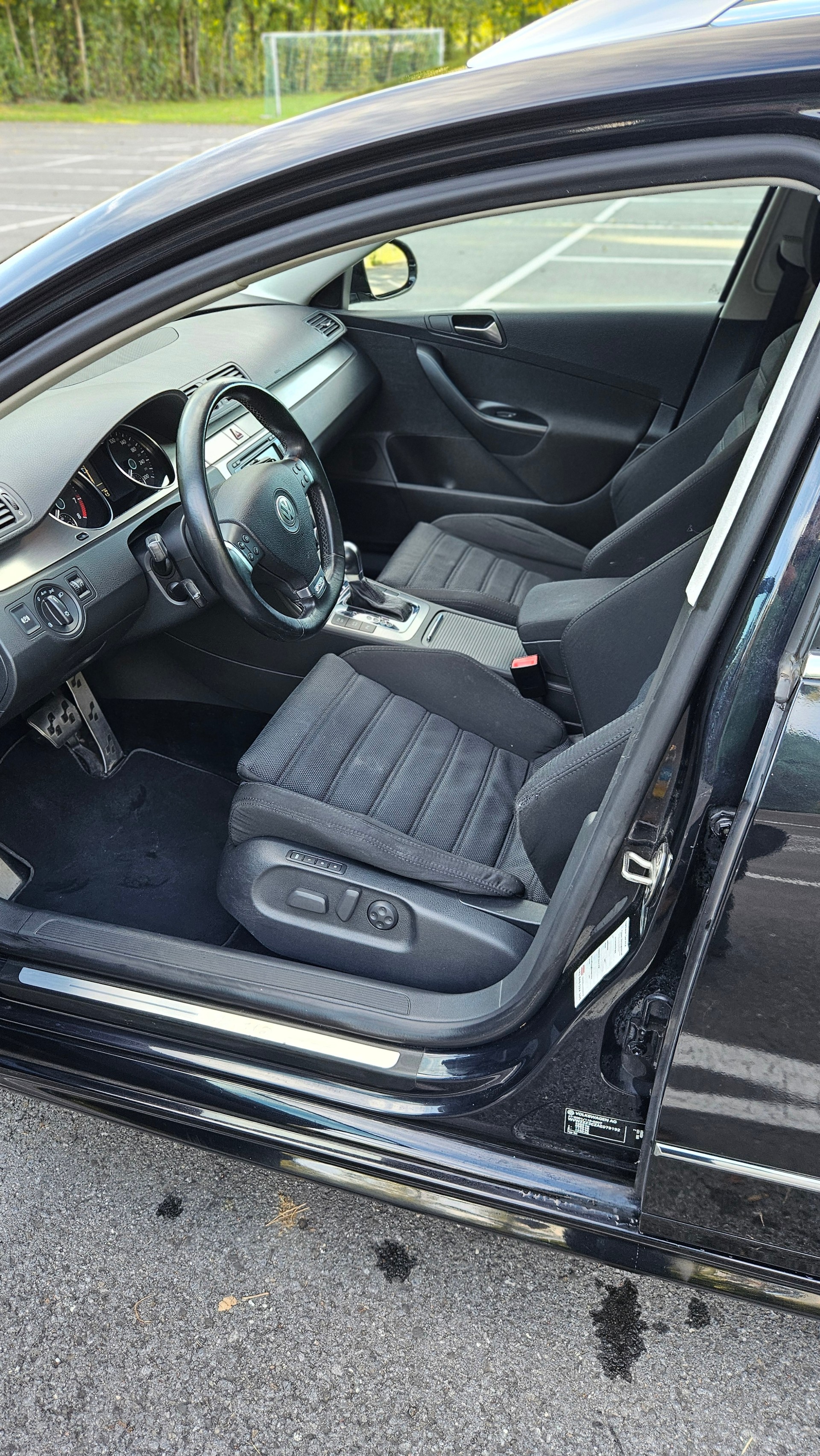 VW Passat Variant R36 4Motion-image-5