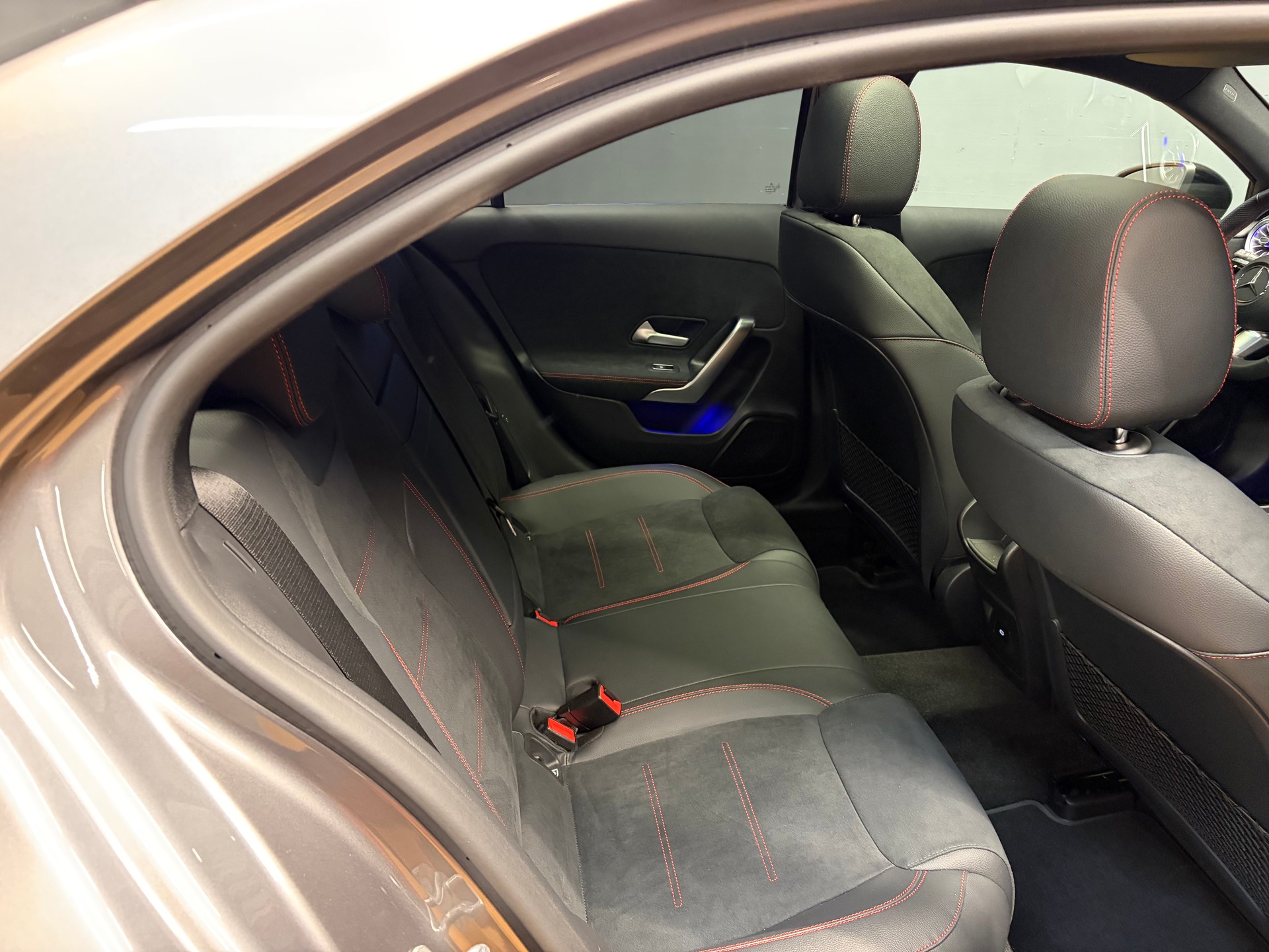 MERCEDES-BENZ A 200 - AMG - Limousine / 360 Grad Kamera / Panorama-Dach / Multibeam LED-image-13