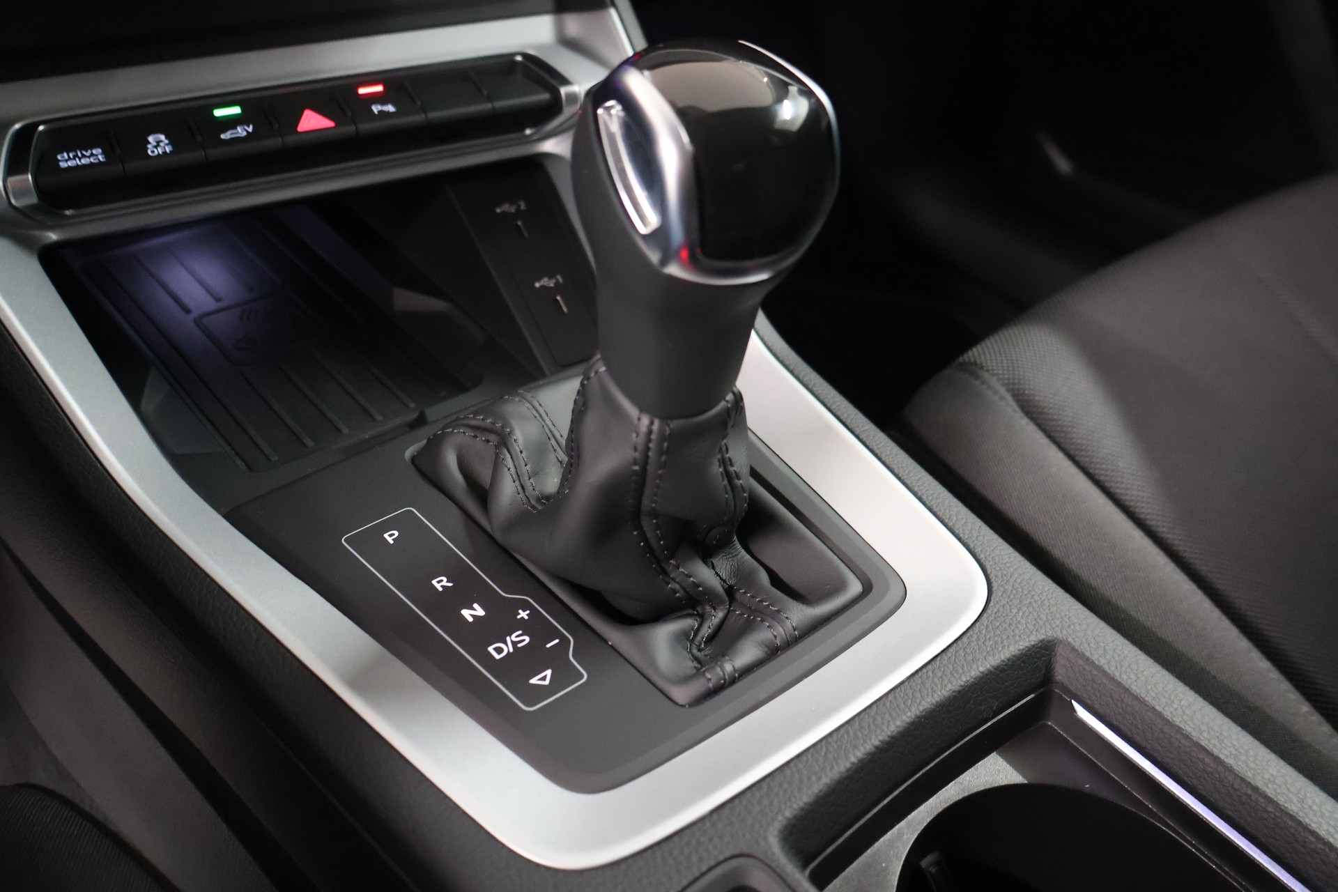 AUDI Q3 45 TFSI e S-tronic-image-26