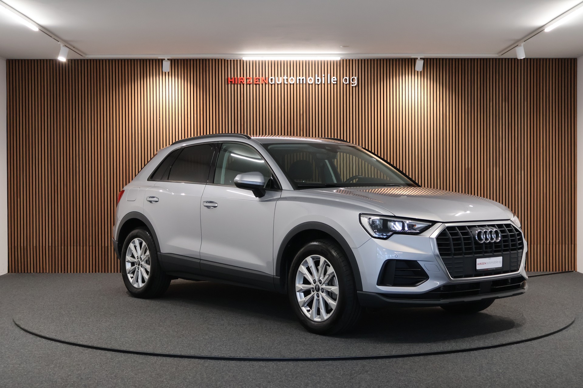 AUDI Q3 45 TFSI e S-tronic-image-6