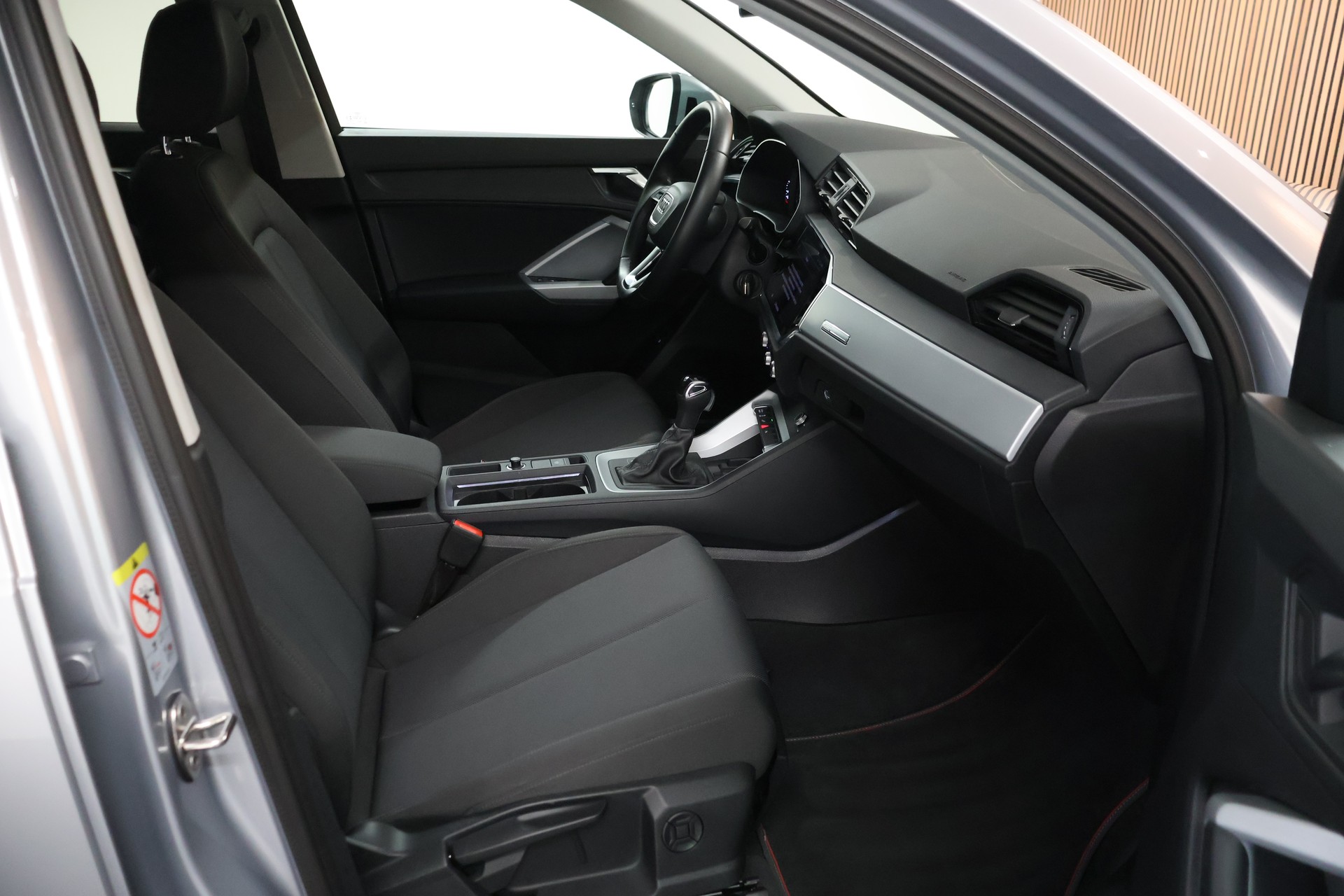 AUDI Q3 45 TFSI e S-tronic-image-14