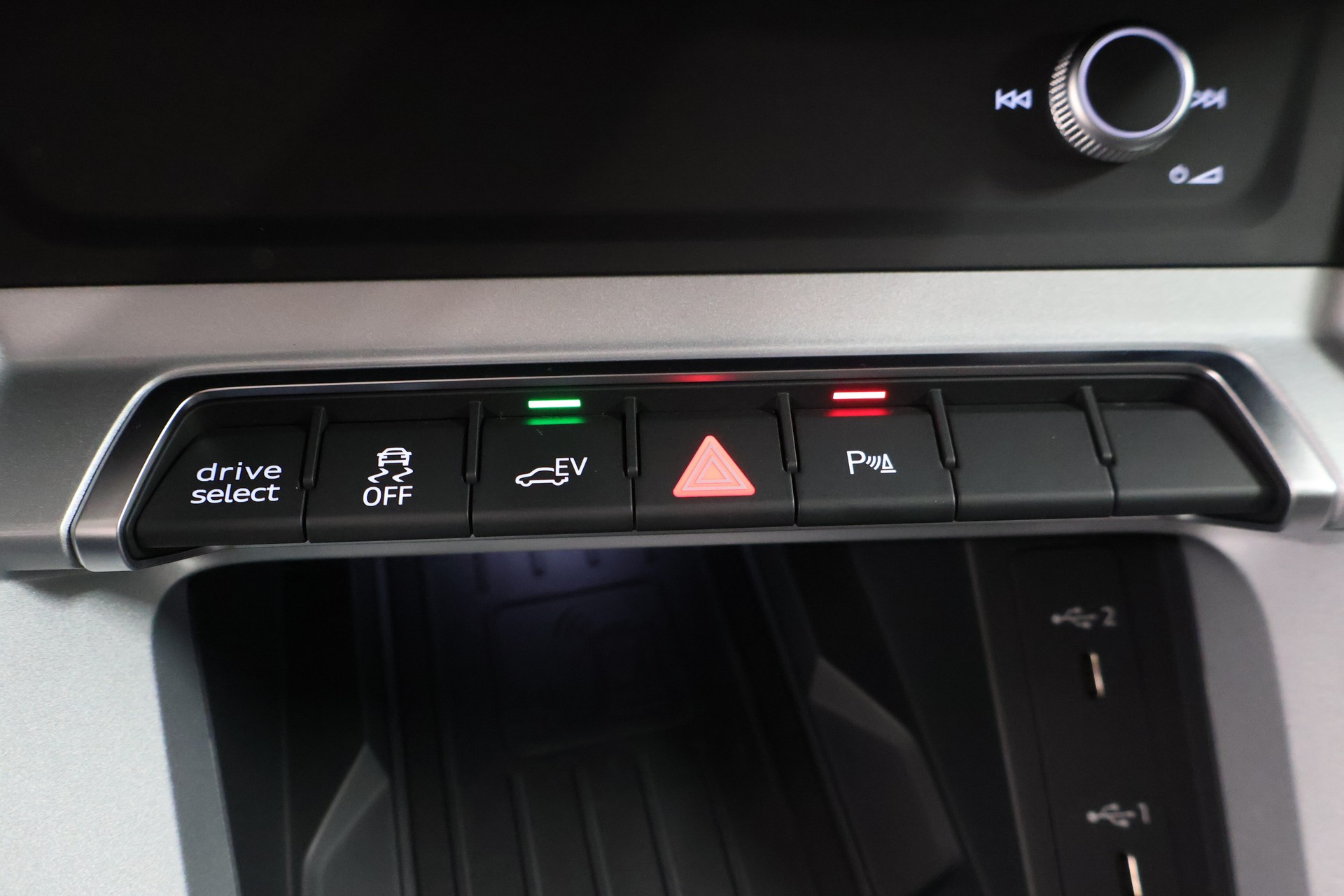 AUDI Q3 45 TFSI e S-tronic-image-25
