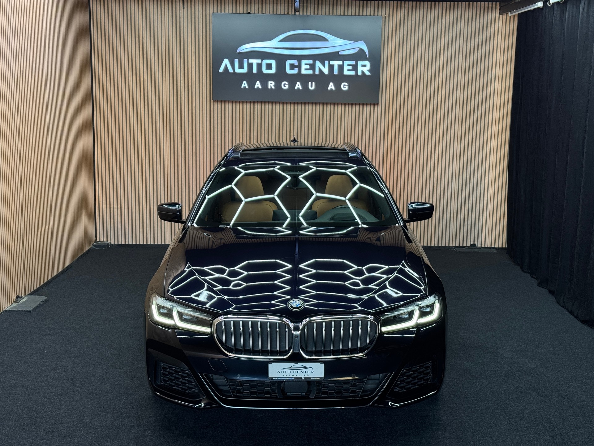 BMW 540d xDrive M Sport SAG Touring *ab CHF 385.-/ Monat*-image-1