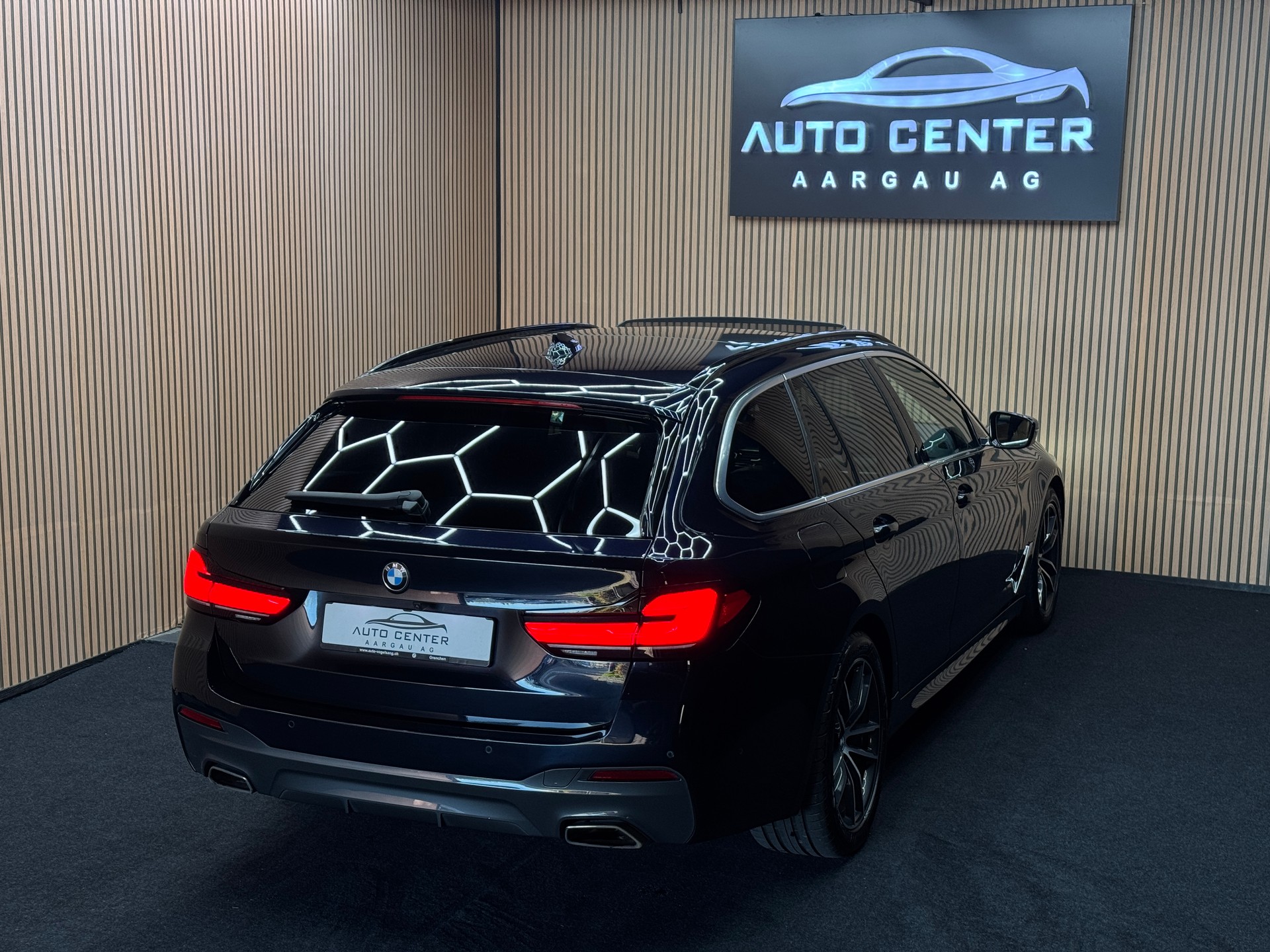 BMW 540d xDrive M Sport SAG Touring *ab CHF 385.-/ Monat*-image-4