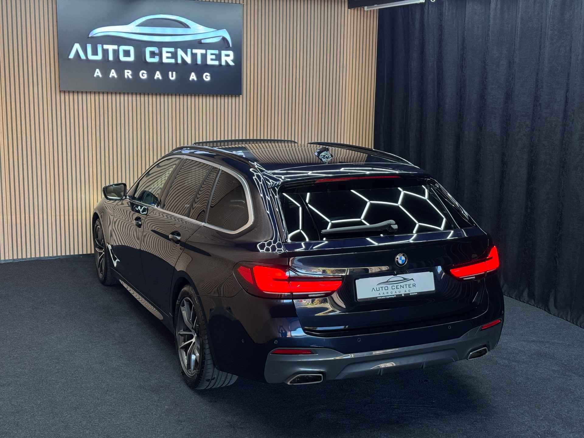BMW 540d xDrive M Sport SAG Touring *ab CHF 385.-/ Monat*-image-3