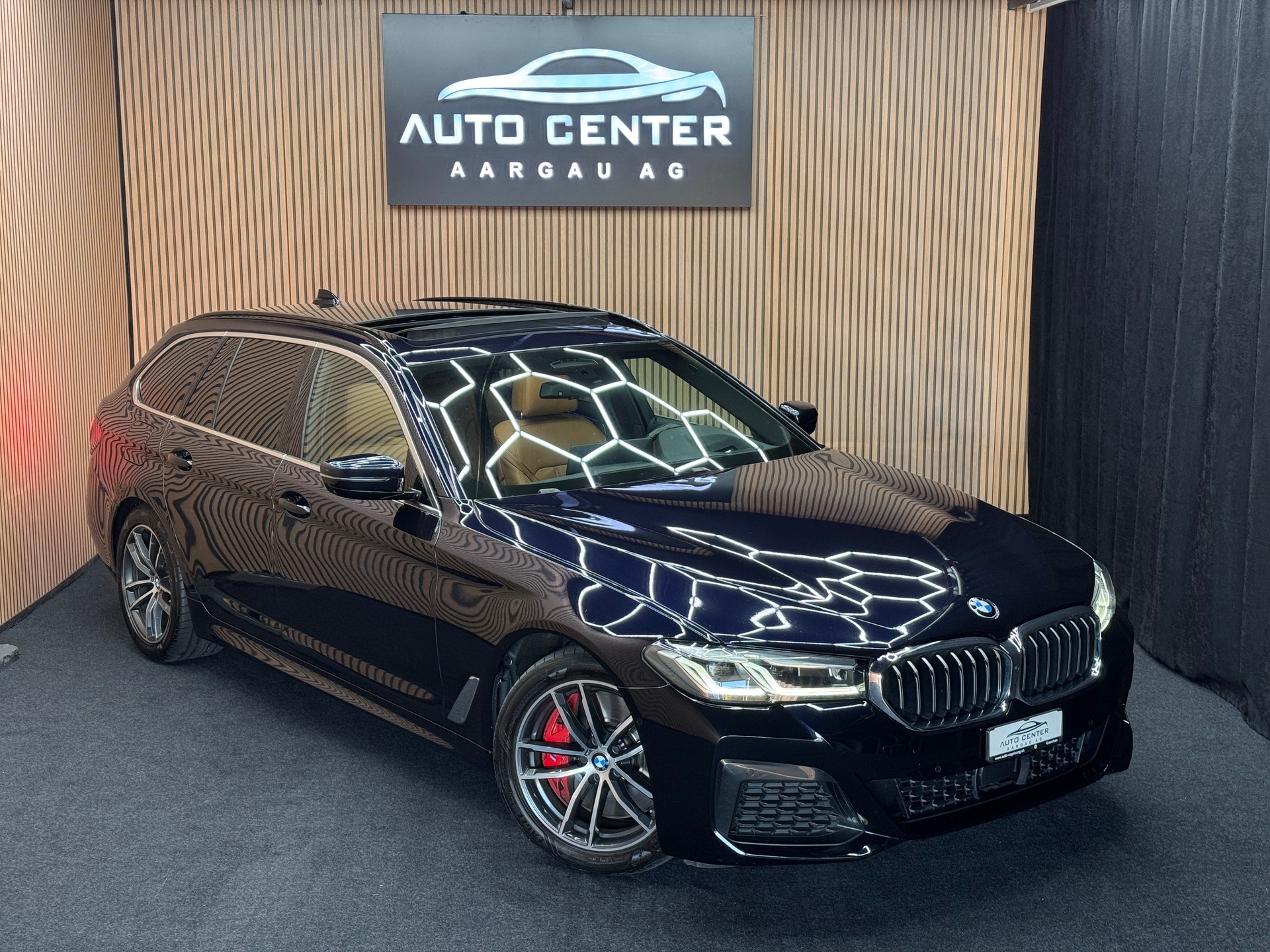 BMW 540d xDrive M Sport SAG Touring *ab CHF 385.-/ Monat*-image-0