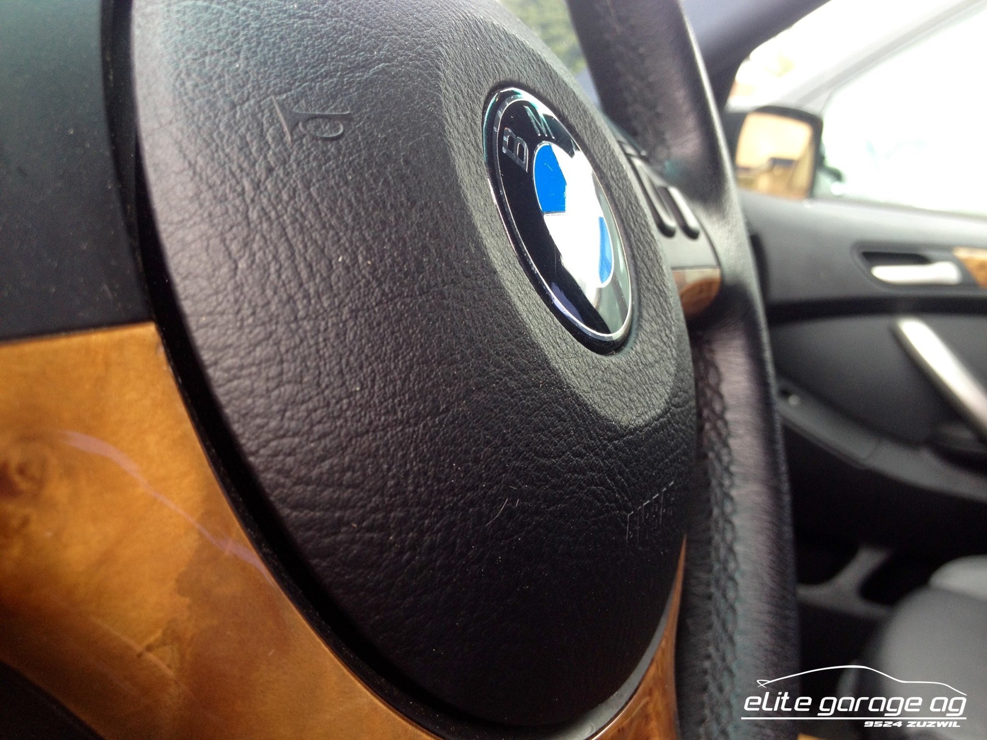 BMW X5 4.4i-image-14