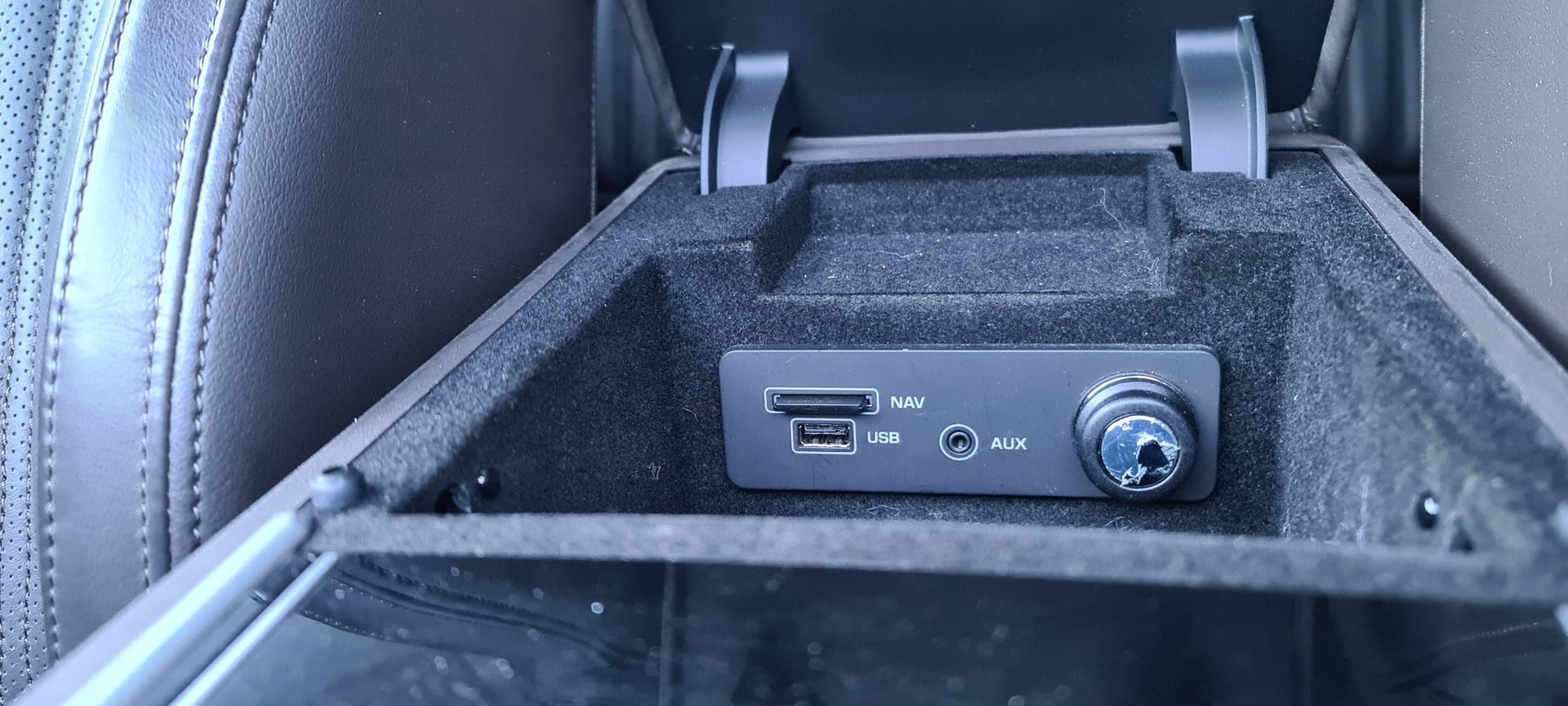 JAGUAR XF 20d Portfolio Automatic-image-27