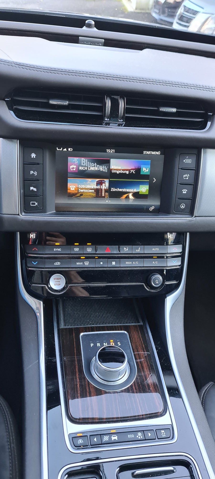 JAGUAR XF 20d Portfolio Automatic-image-26