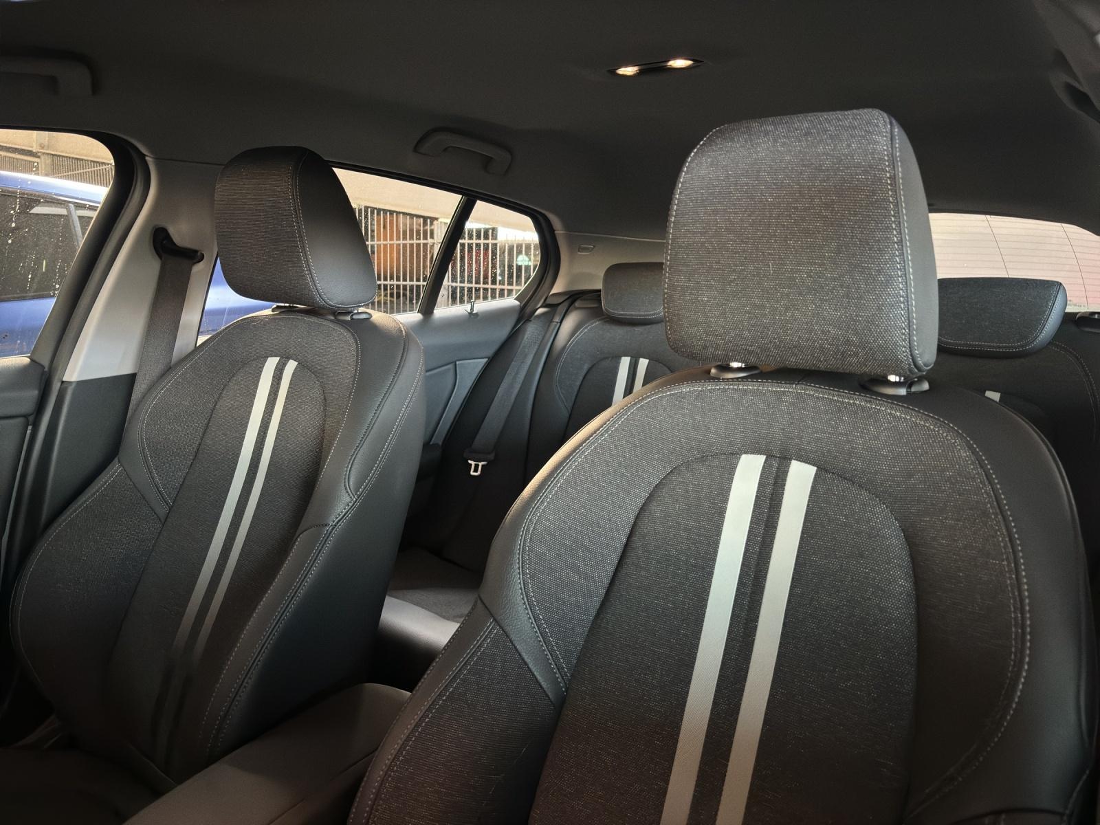 BMW 120d xDrive-image-19