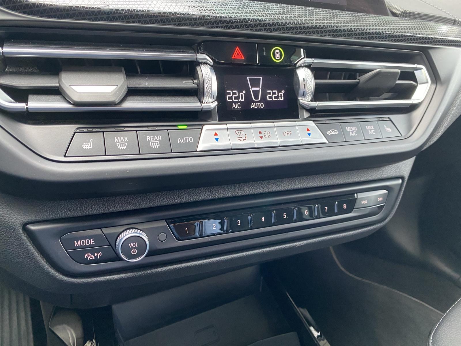 BMW 120d xDrive-image-12