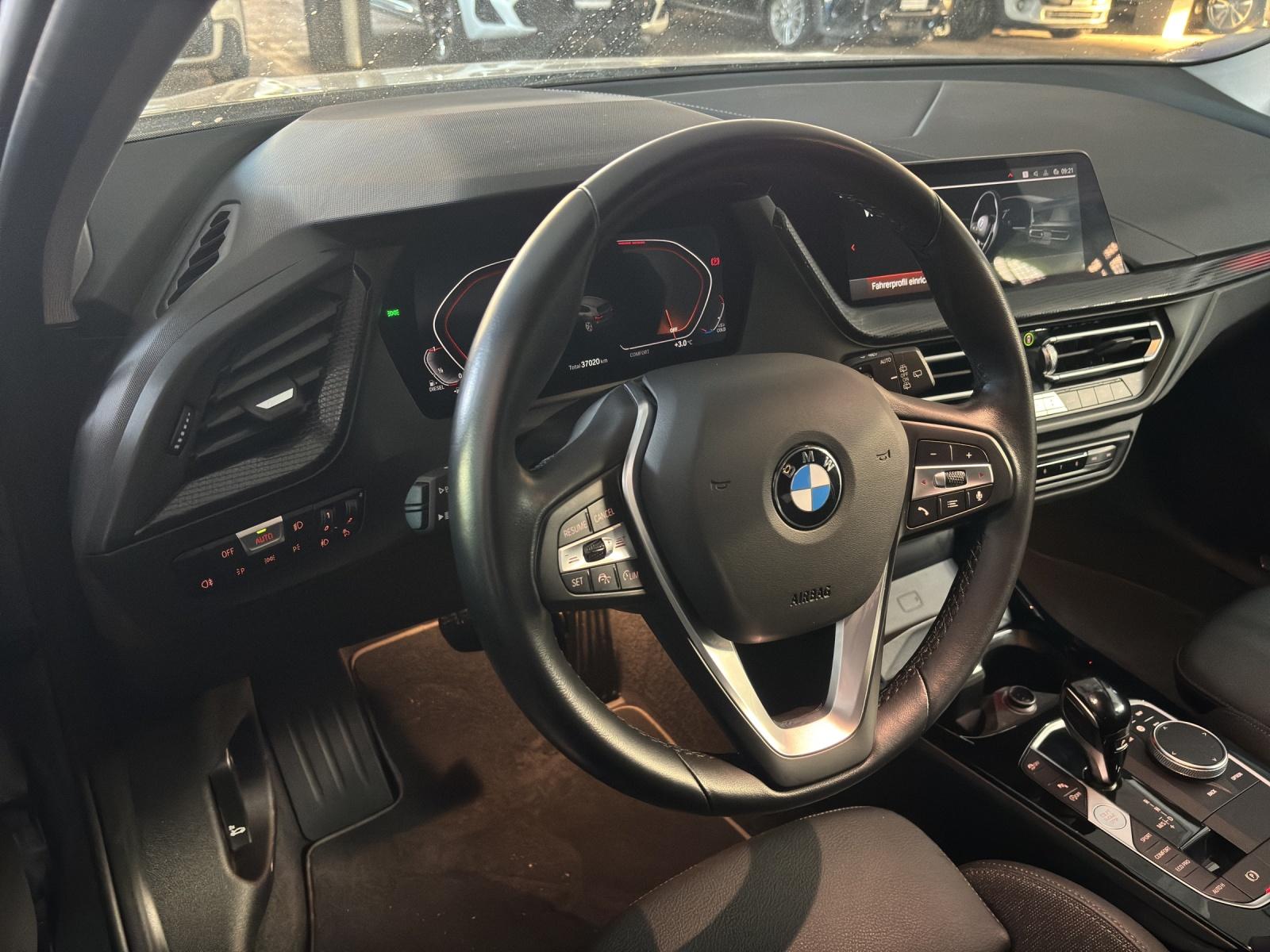 BMW 120d xDrive-image-15