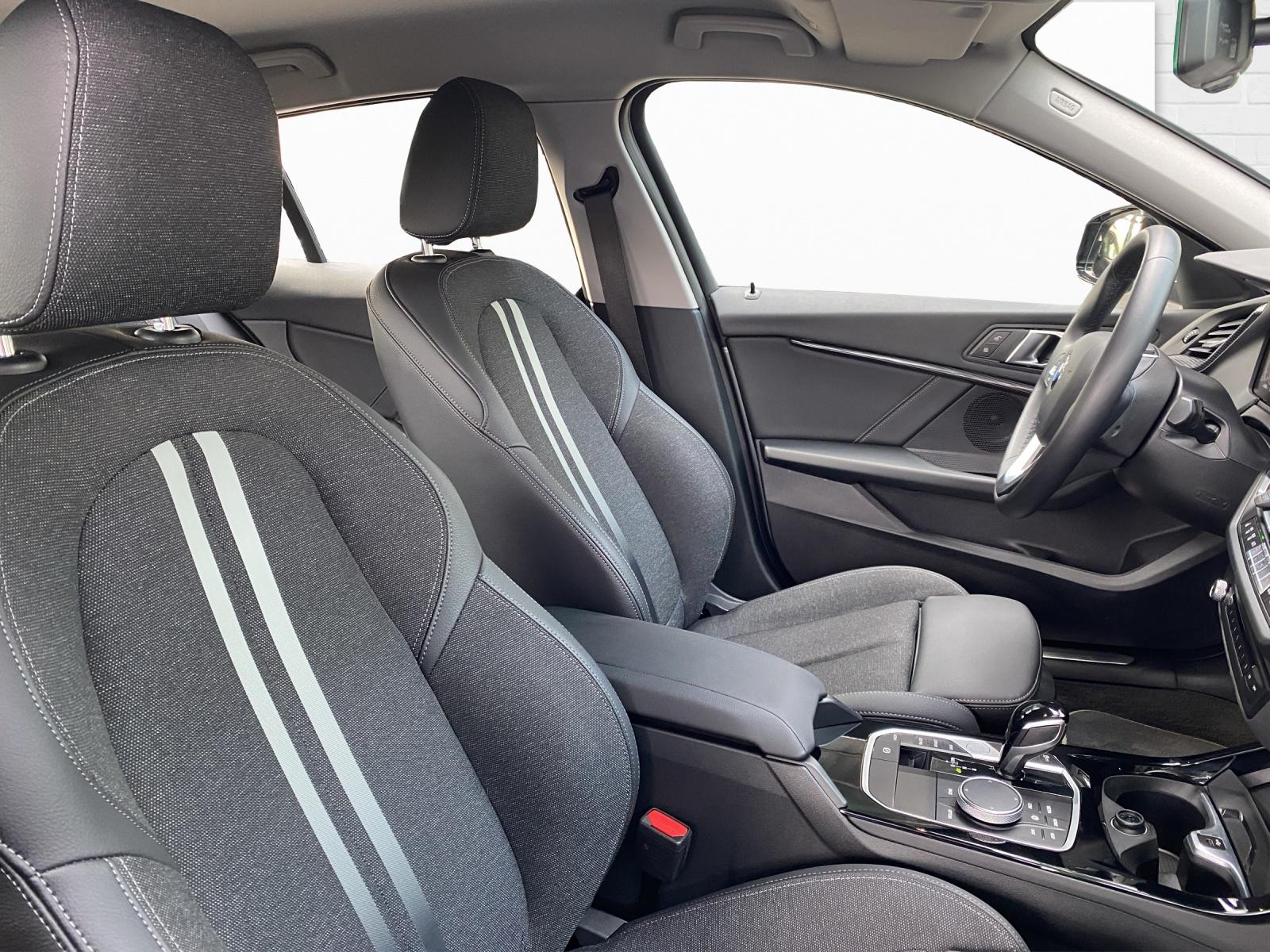 BMW 120d xDrive-image-8