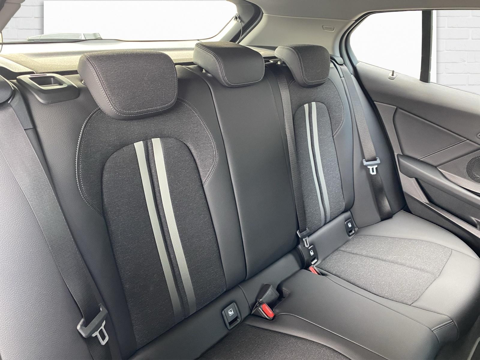 BMW 120d xDrive-image-9