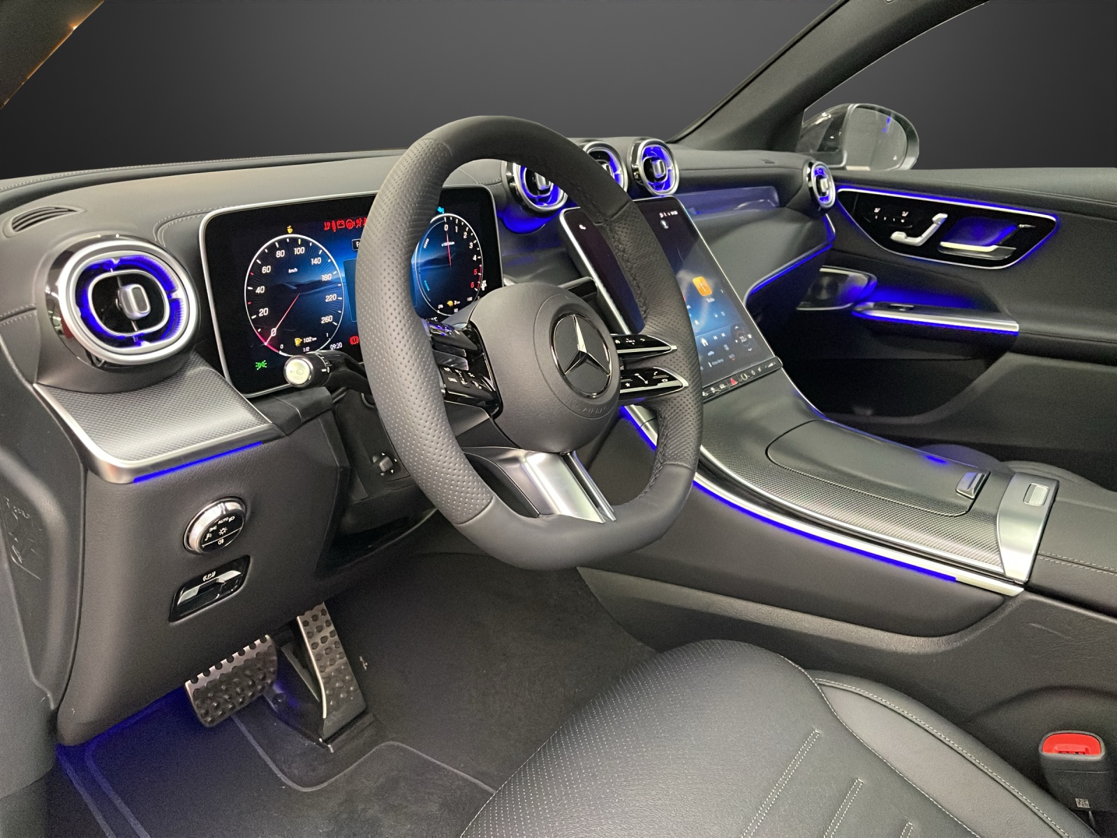 MERCEDES-BENZ GLC 300 de 4MATIC Coupé with EQ Hybrid-image-5