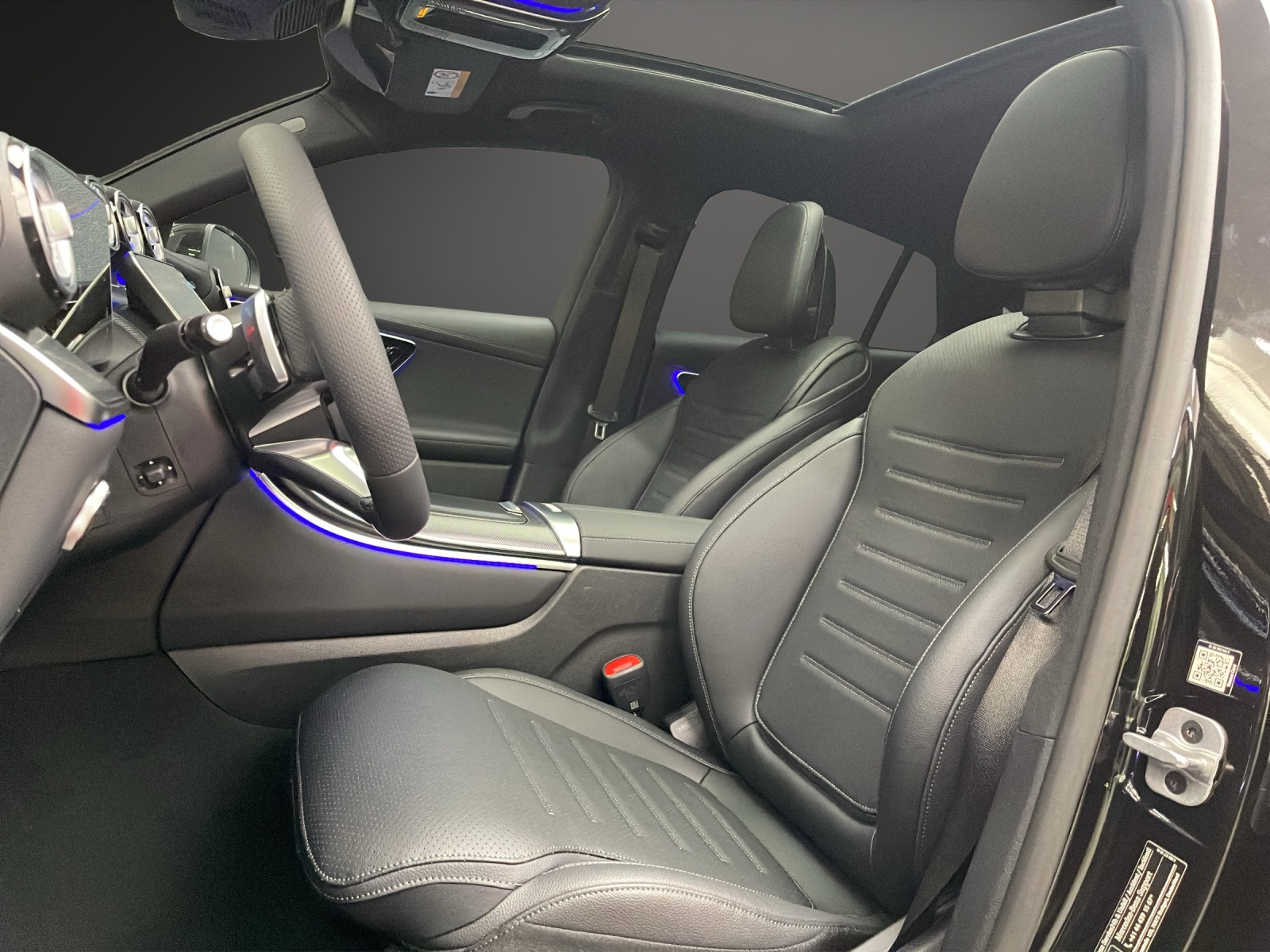MERCEDES-BENZ GLC 300 de 4MATIC Coupé with EQ Hybrid-image-6