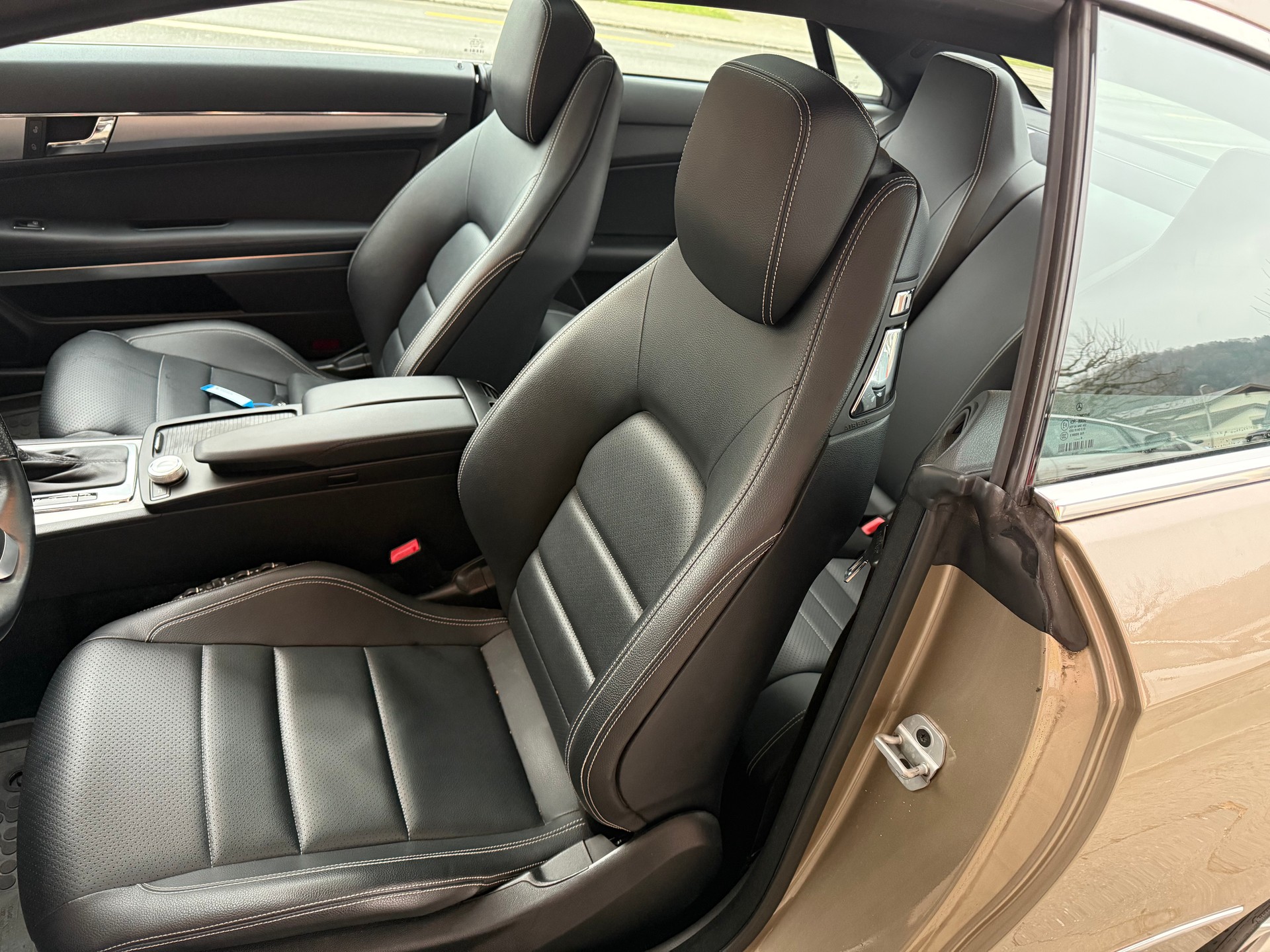 MERCEDES-BENZ E 350 CGI BlueEfficiency 7G-Tronic-image-11