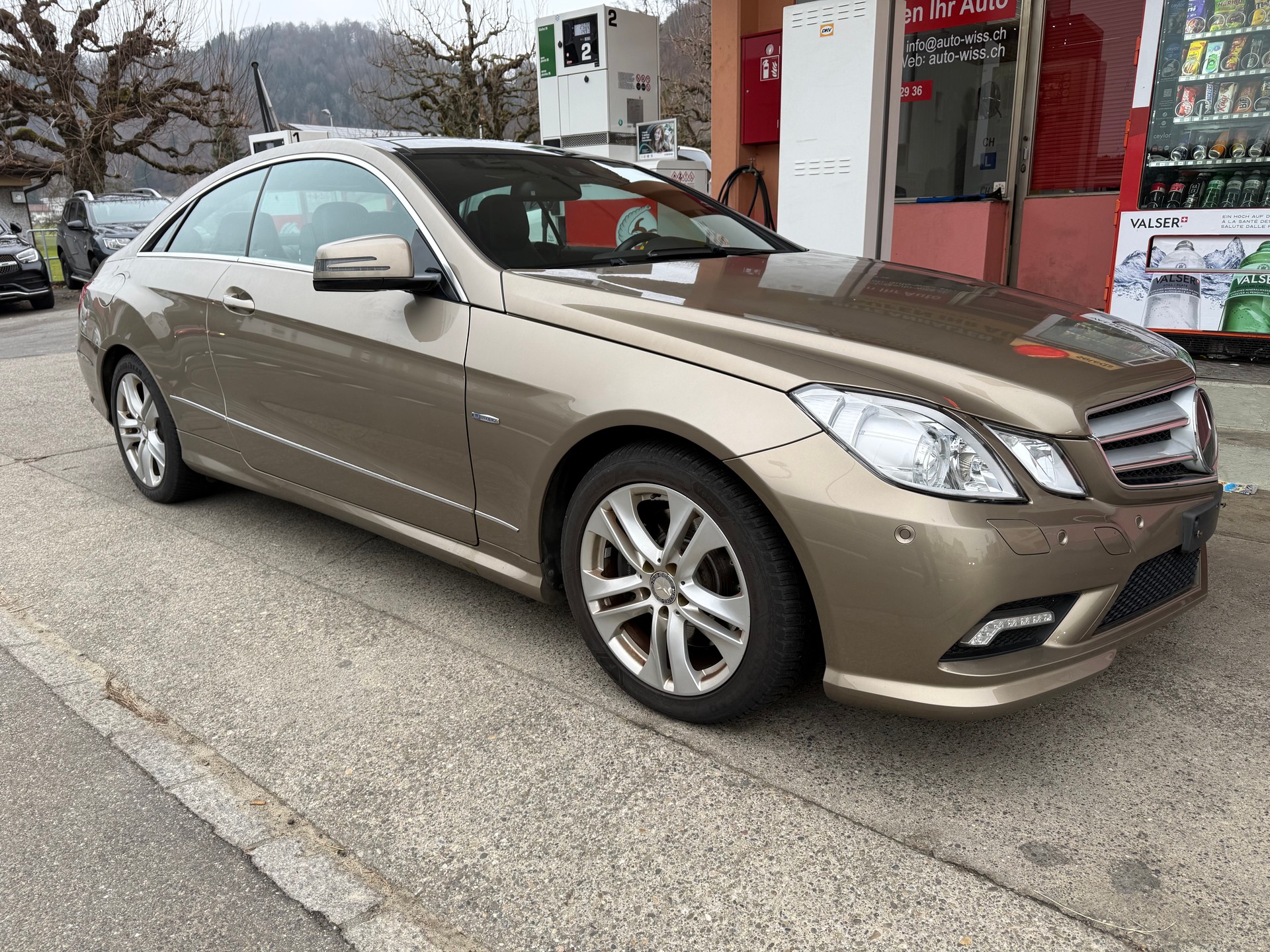 MERCEDES-BENZ E 350 CGI BlueEfficiency 7G-Tronic-image-2