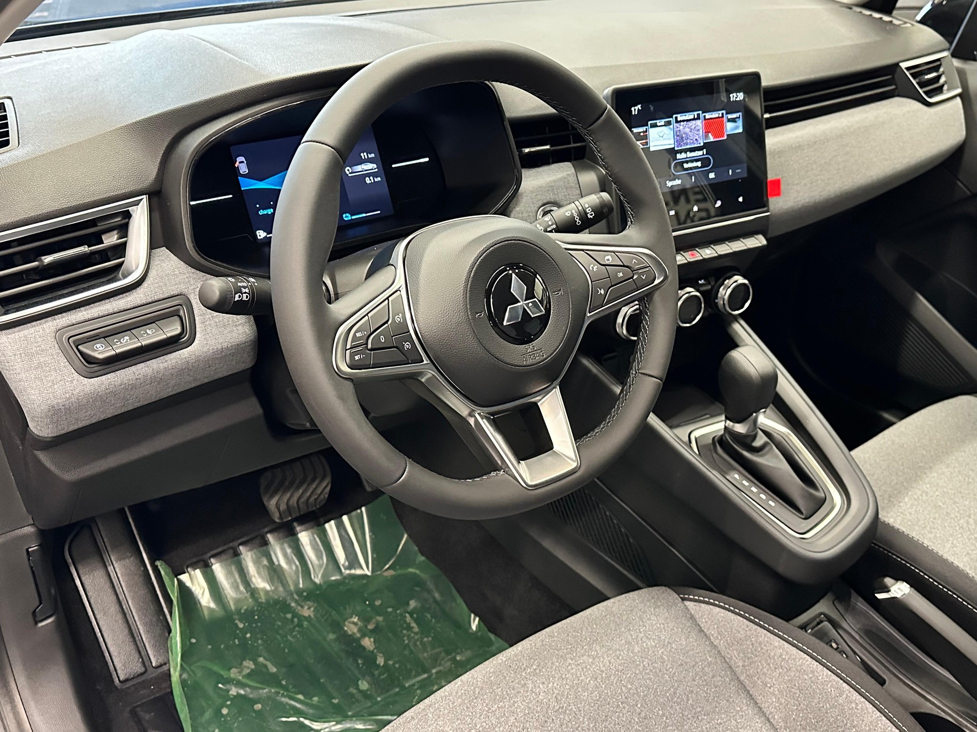 MITSUBISHI Colt 1.6 HEV Invite+-image-6