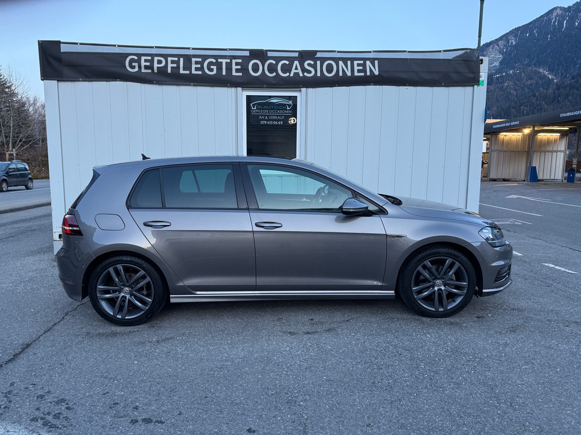 VW Golf 1.4 TSI Lounge R-Line DSG *SERVICEGEPFLEGT* AUTOMAT* 8 FACH*-image-2