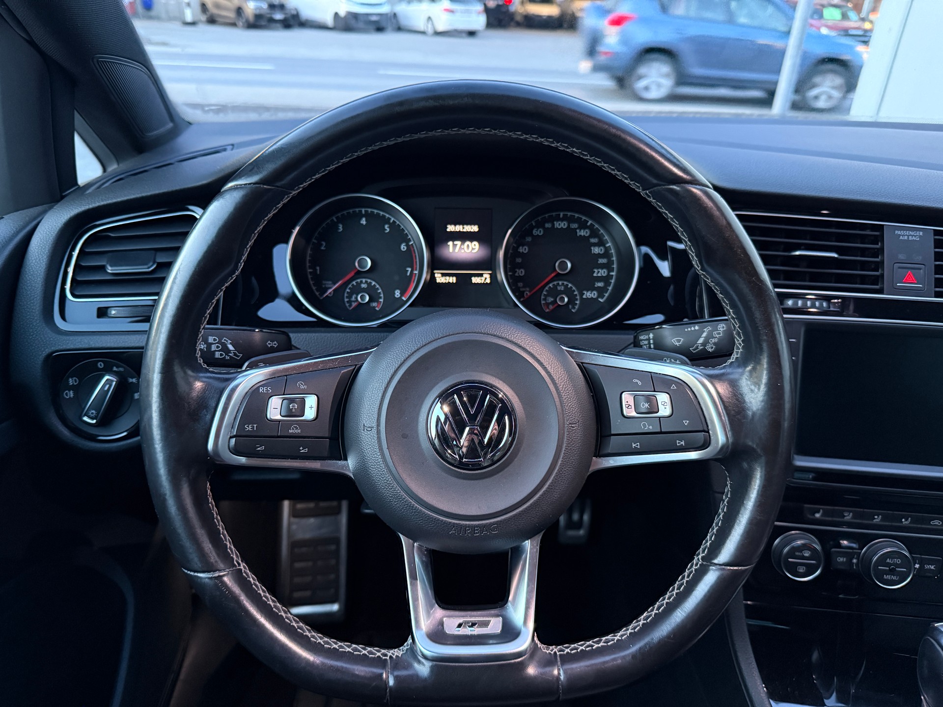 VW Golf 1.4 TSI Lounge R-Line DSG *SERVICEGEPFLEGT* AUTOMAT* 8 FACH*-image-16