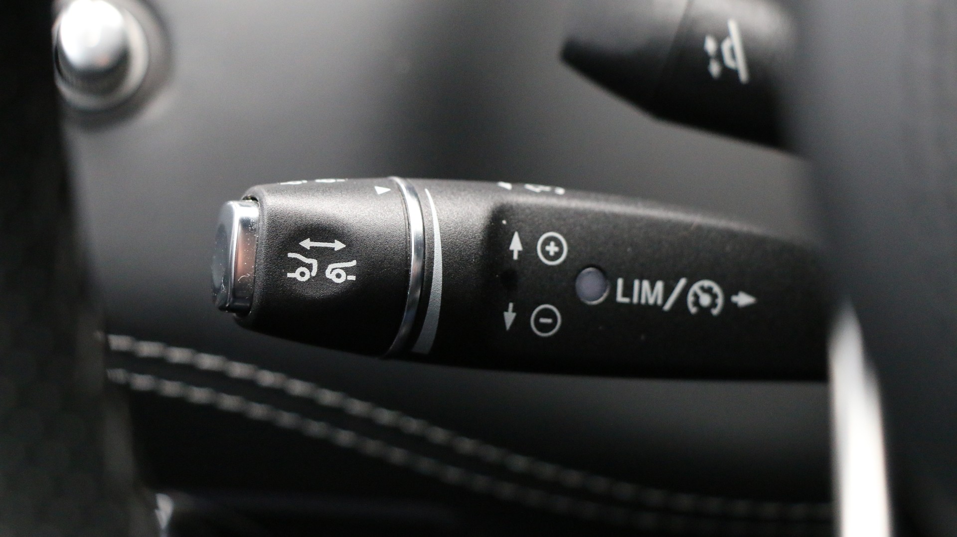MERCEDES-BENZ S 63 AMG 4Matic-image-7