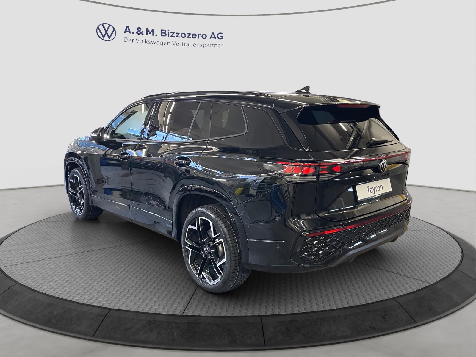 VW Tayron 1.5 TSI evo2 eHybrid R-Line DSG-image-2